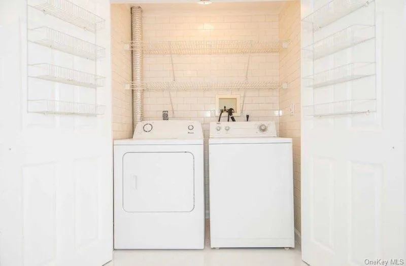 24 Wood Lane, Hempstead, NY, 6 Bedrooms Bedrooms, 9 Rooms Rooms,4 BathroomsBathrooms,Residential Lease,For Rent,Wood,0,1050862 24 Wood Lane, Hempstead, NY, 6 Bedrooms Bedrooms, 9 Rooms Rooms,4 BathroomsBathrooms,Residential Lease,For Rent,Wood,0,1050862