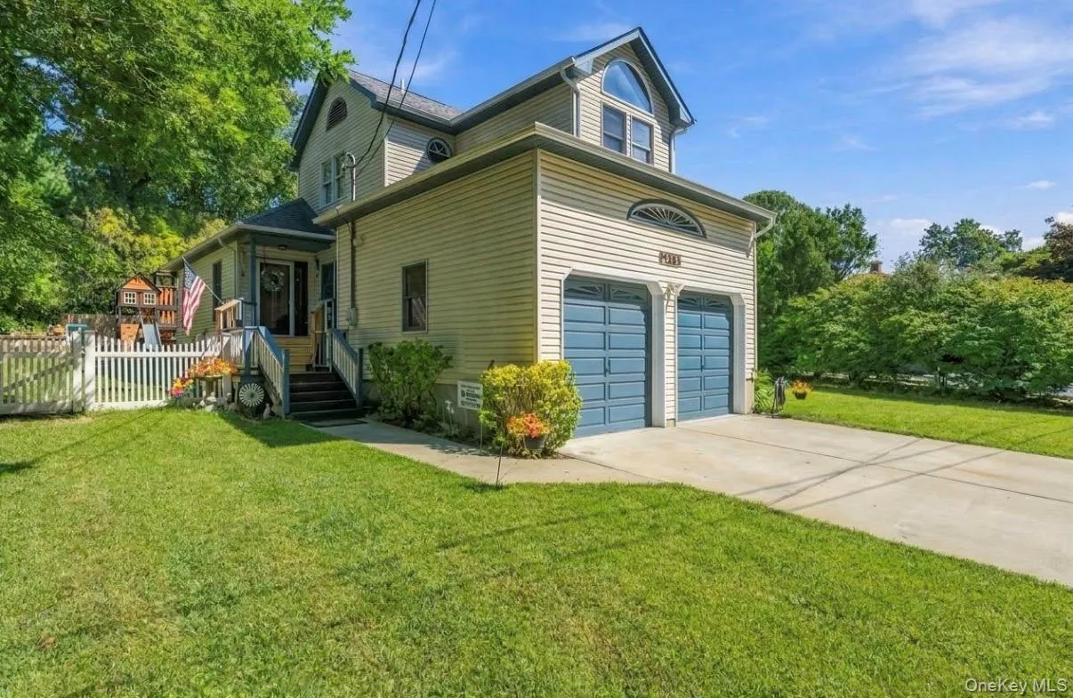 277 Smith Road, Brookhaven, NY, 4 Bedrooms Bedrooms, 9 Rooms Rooms,3 BathroomsBathrooms,Residential,For Rent,Smith,0,1050863 277 Smith Road, Brookhaven, NY, 4 Bedrooms Bedrooms, 9 Rooms Rooms,3 BathroomsBathrooms,Residential,For Rent,Smith,0,1050863