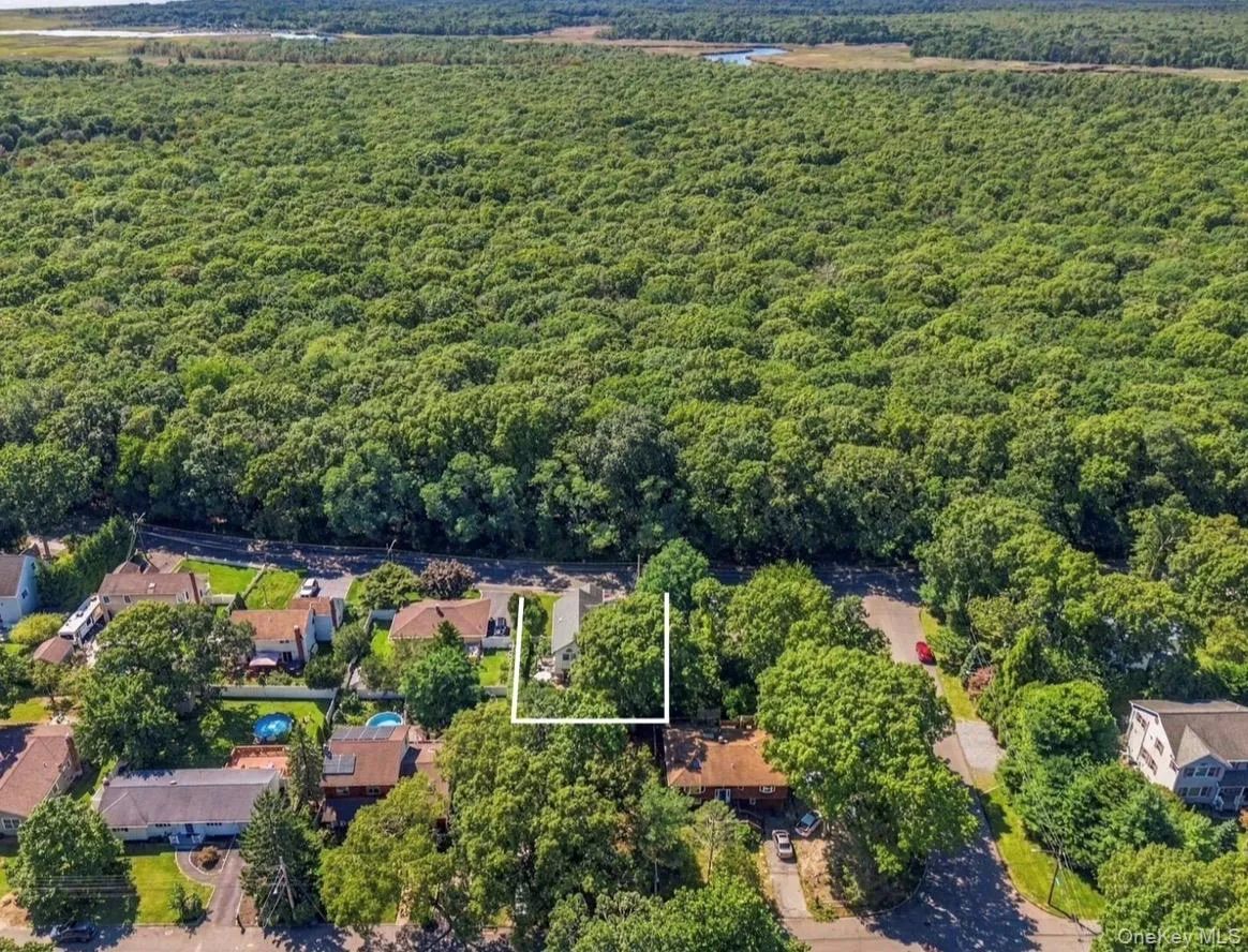 277 Smith Road, Brookhaven, NY, 4 Bedrooms Bedrooms, 9 Rooms Rooms,3 BathroomsBathrooms,Residential,For Rent,Smith,0,1050863 277 Smith Road, Brookhaven, NY, 4 Bedrooms Bedrooms, 9 Rooms Rooms,3 BathroomsBathrooms,Residential,For Rent,Smith,0,1050863