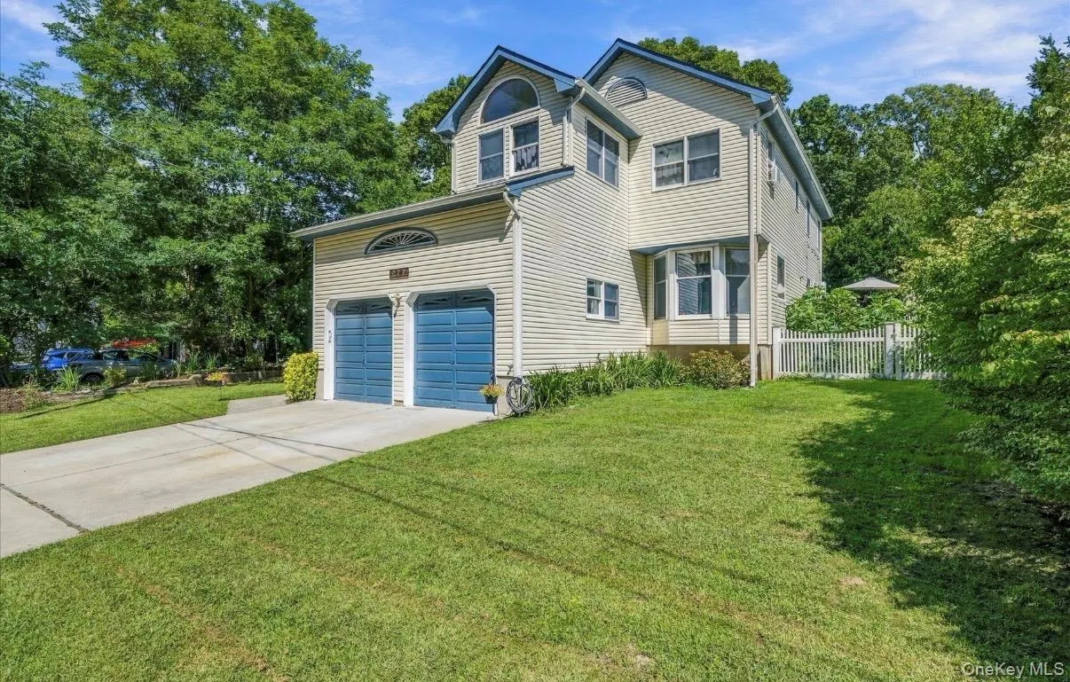 277 Smith Road, Brookhaven, NY, 4 Bedrooms Bedrooms, 9 Rooms Rooms,3 BathroomsBathrooms,Residential,For Rent,Smith,0,1050863 277 Smith Road, Brookhaven, NY, 4 Bedrooms Bedrooms, 9 Rooms Rooms,3 BathroomsBathrooms,Residential,For Rent,Smith,0,1050863