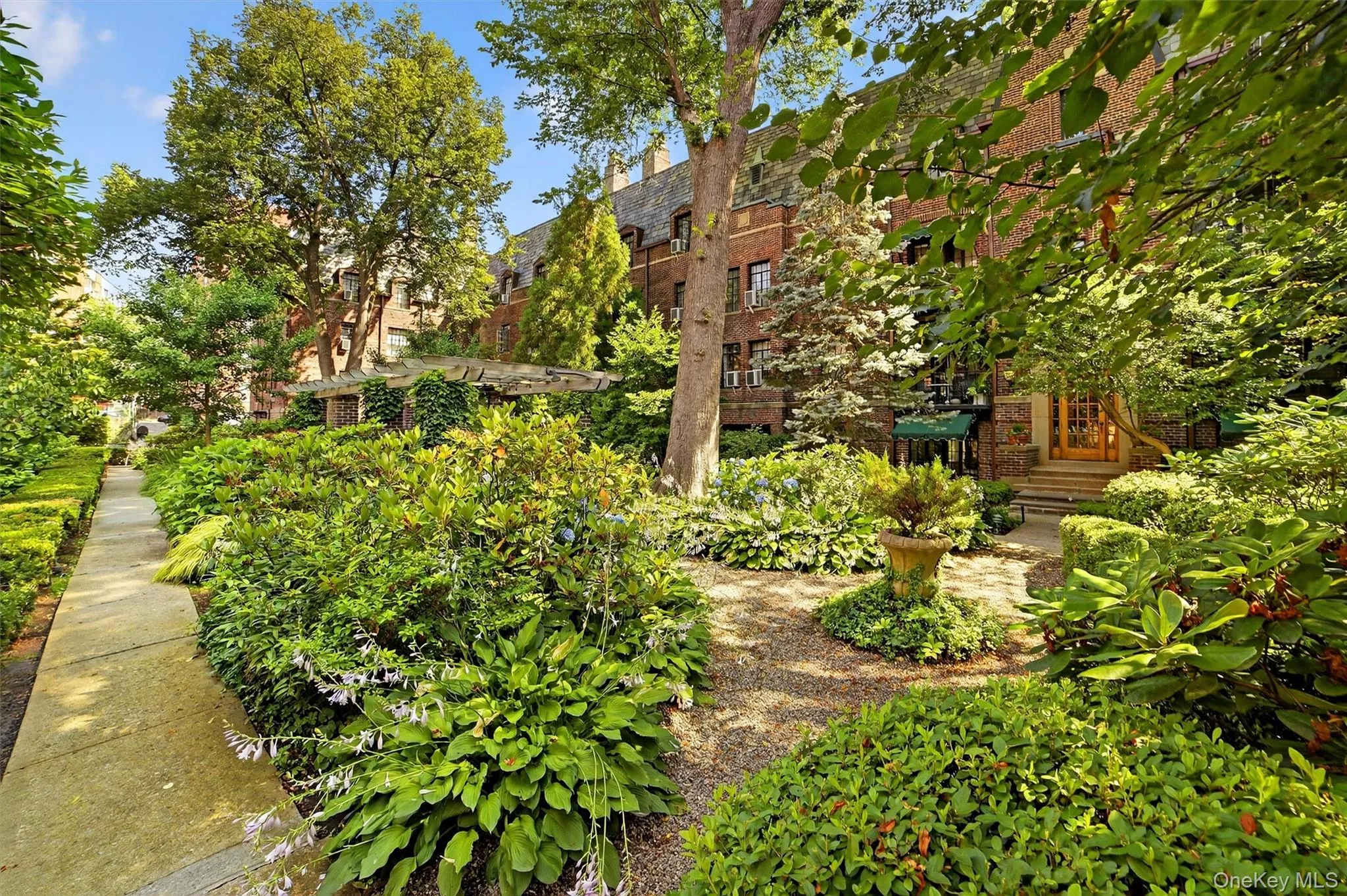 20 North Broadway, White Plains, NY, 1 Bedroom Bedrooms, 3 Rooms Rooms,1 BathroomBathrooms,Residential,For Rent,North Broadway,0,1050867 20 North Broadway, White Plains, NY, 1 Bedroom Bedrooms, 3 Rooms Rooms,1 BathroomBathrooms,Residential,For Rent,North Broadway,0,1050867