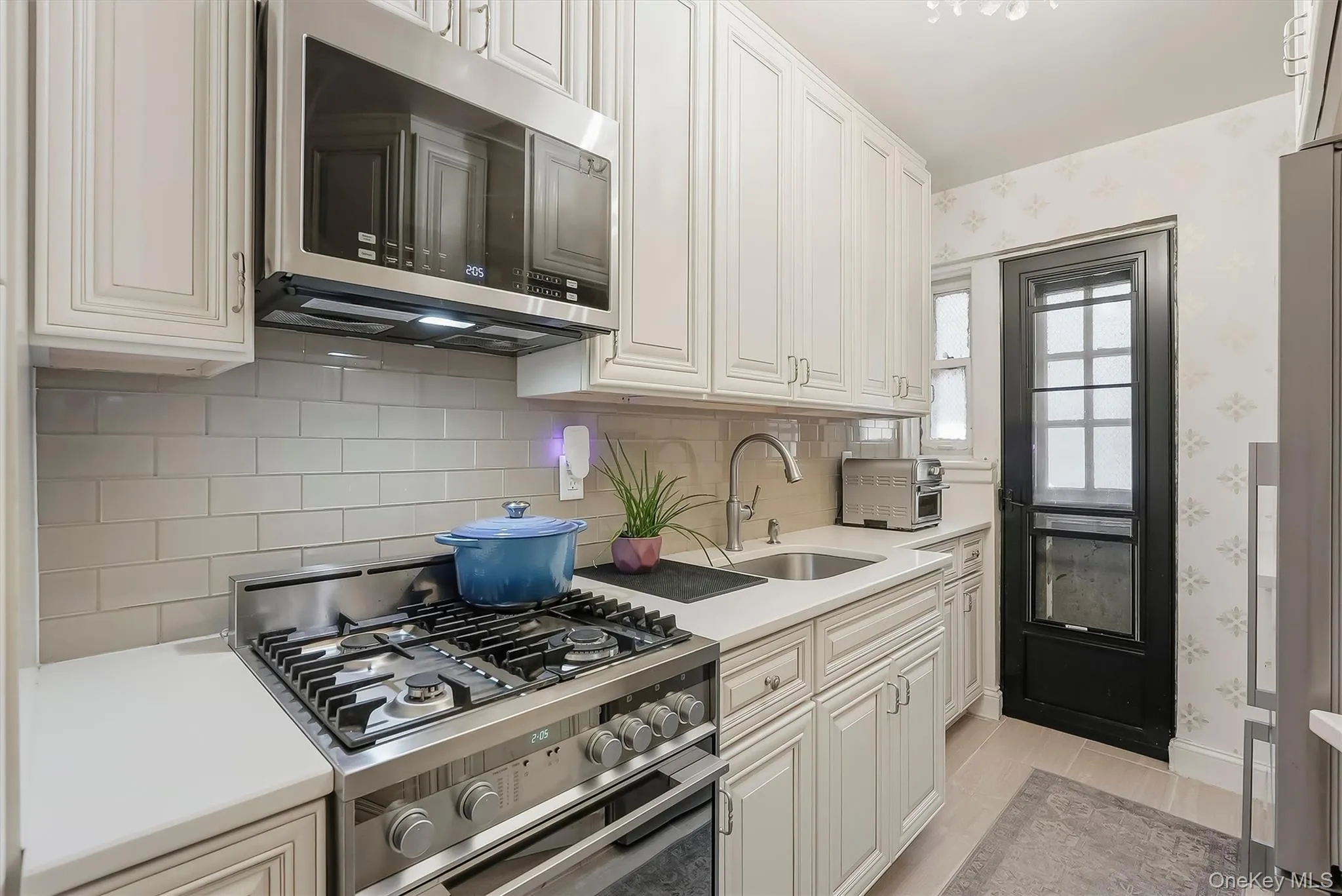 20 North Broadway, White Plains, NY, 1 Bedroom Bedrooms, 3 Rooms Rooms,1 BathroomBathrooms,Residential,For Rent,North Broadway,0,1050867 20 North Broadway, White Plains, NY, 1 Bedroom Bedrooms, 3 Rooms Rooms,1 BathroomBathrooms,Residential,For Rent,North Broadway,0,1050867