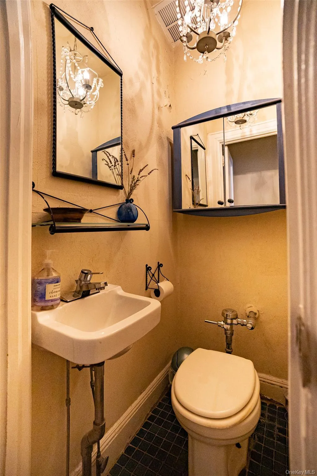 94-14 68th Avenue, New York, NY, 3 Bedrooms Bedrooms, 8 Rooms Rooms,1 BathroomBathrooms,Residential Lease,For Rent,68th,0,1050870 94-14 68th Avenue, New York, NY, 3 Bedrooms Bedrooms, 8 Rooms Rooms,1 BathroomBathrooms,Residential Lease,For Rent,68th,0,1050870
