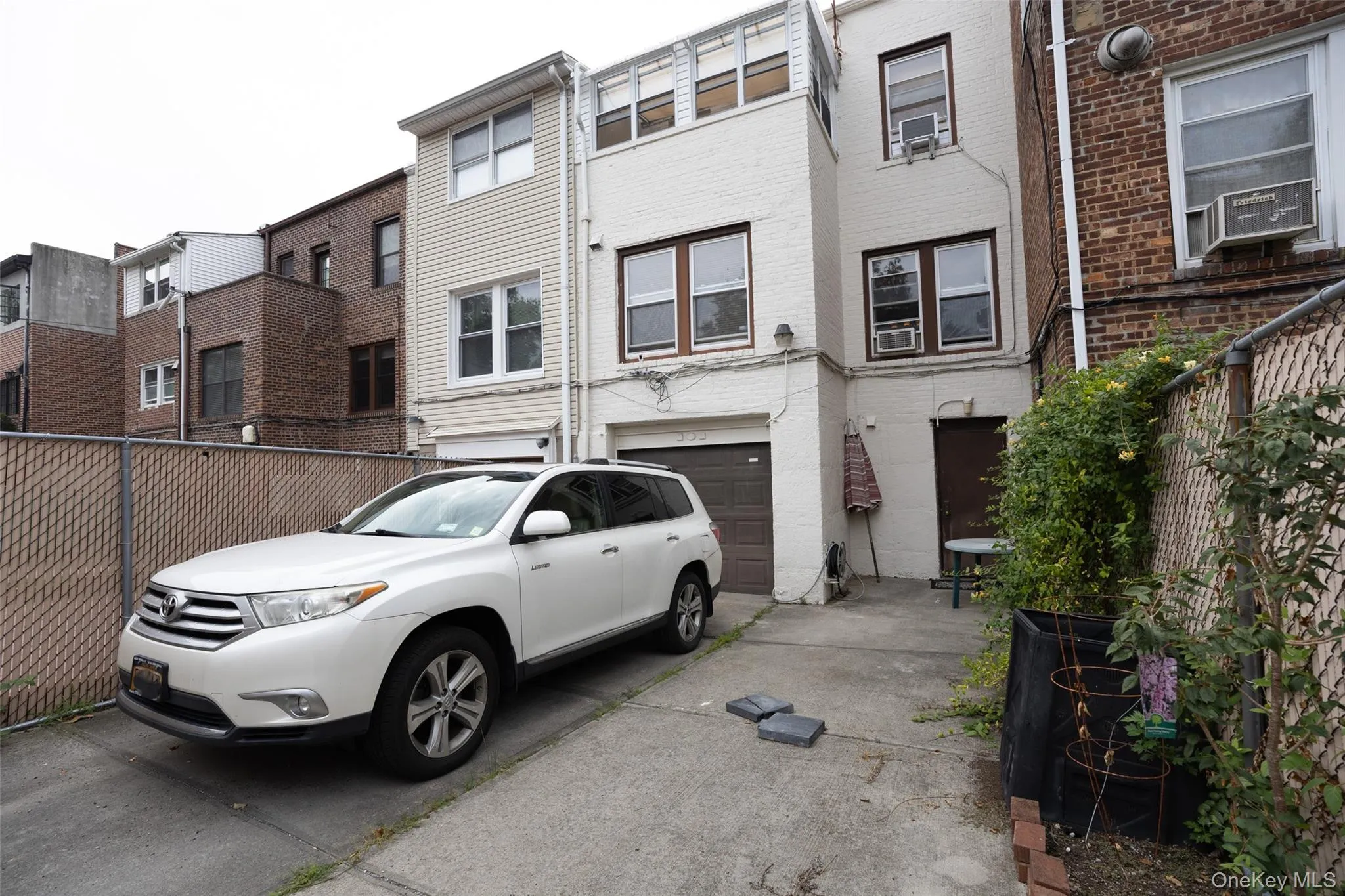 94-14 68th Avenue, New York, NY, 3 Bedrooms Bedrooms, 8 Rooms Rooms,1 BathroomBathrooms,Residential Lease,For Rent,68th,0,1050870 94-14 68th Avenue, New York, NY, 3 Bedrooms Bedrooms, 8 Rooms Rooms,1 BathroomBathrooms,Residential Lease,For Rent,68th,0,1050870