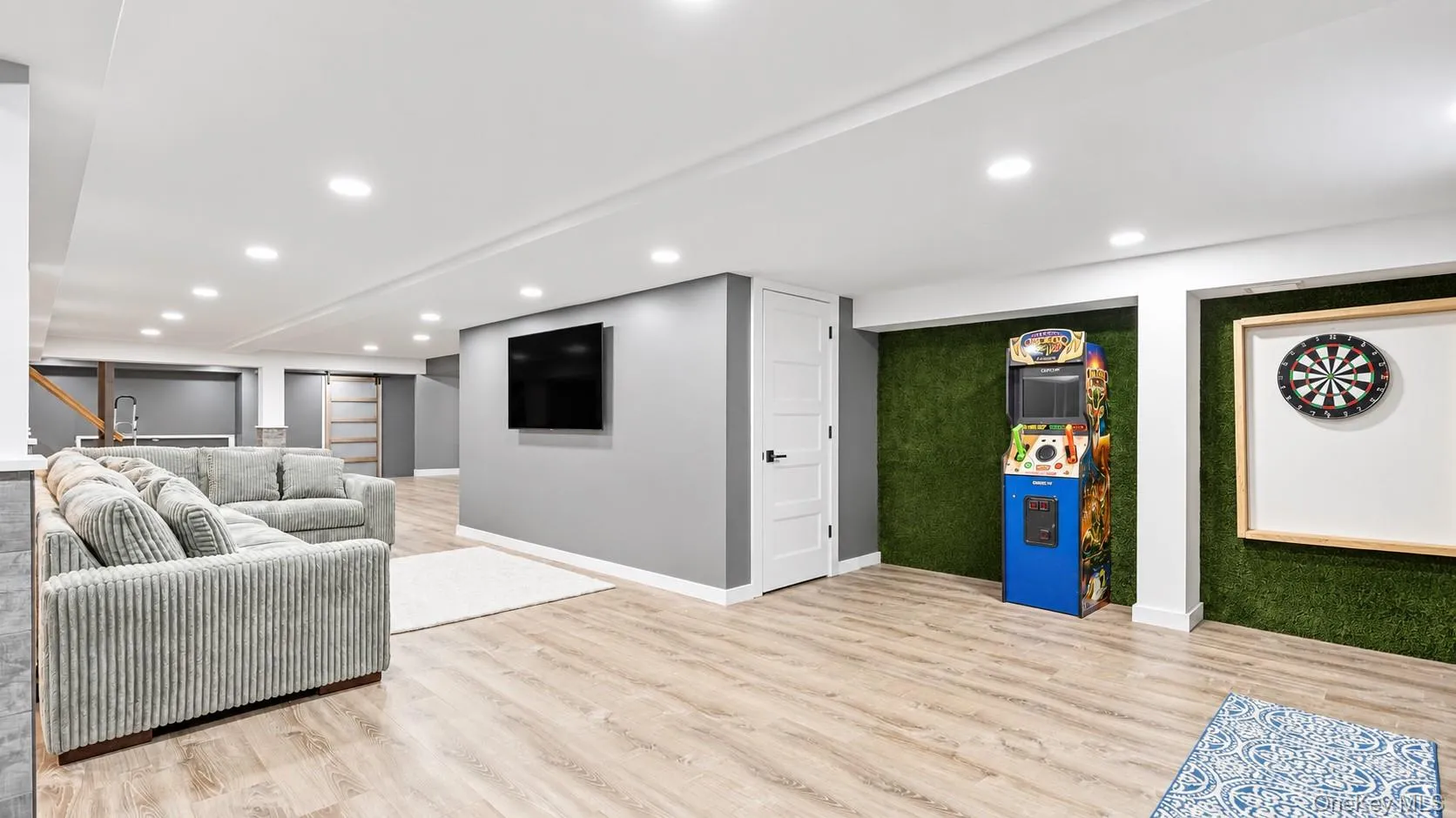29 Blue Jay Way, East Hampton, NY, 4 Bedrooms Bedrooms, 12 Rooms Rooms,3 BathroomsBathrooms,Residential,For Rent,Blue Jay,0,1050879 29 Blue Jay Way, East Hampton, NY, 4 Bedrooms Bedrooms, 12 Rooms Rooms,3 BathroomsBathrooms,Residential,For Rent,Blue Jay,0,1050879