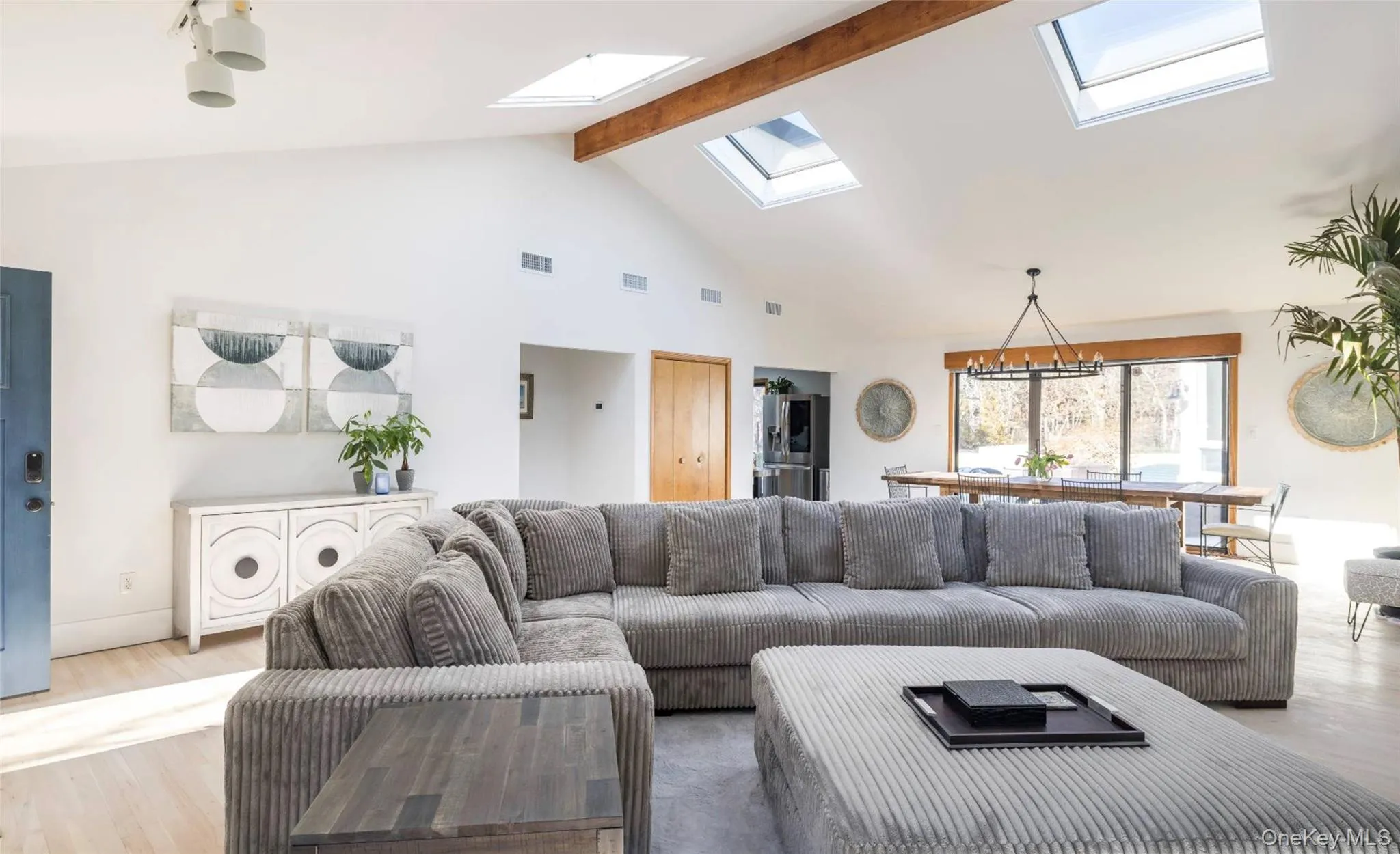29 Blue Jay Way, East Hampton, NY, 4 Bedrooms Bedrooms, 12 Rooms Rooms,3 BathroomsBathrooms,Residential,For Rent,Blue Jay,0,1050879 29 Blue Jay Way, East Hampton, NY, 4 Bedrooms Bedrooms, 12 Rooms Rooms,3 BathroomsBathrooms,Residential,For Rent,Blue Jay,0,1050879