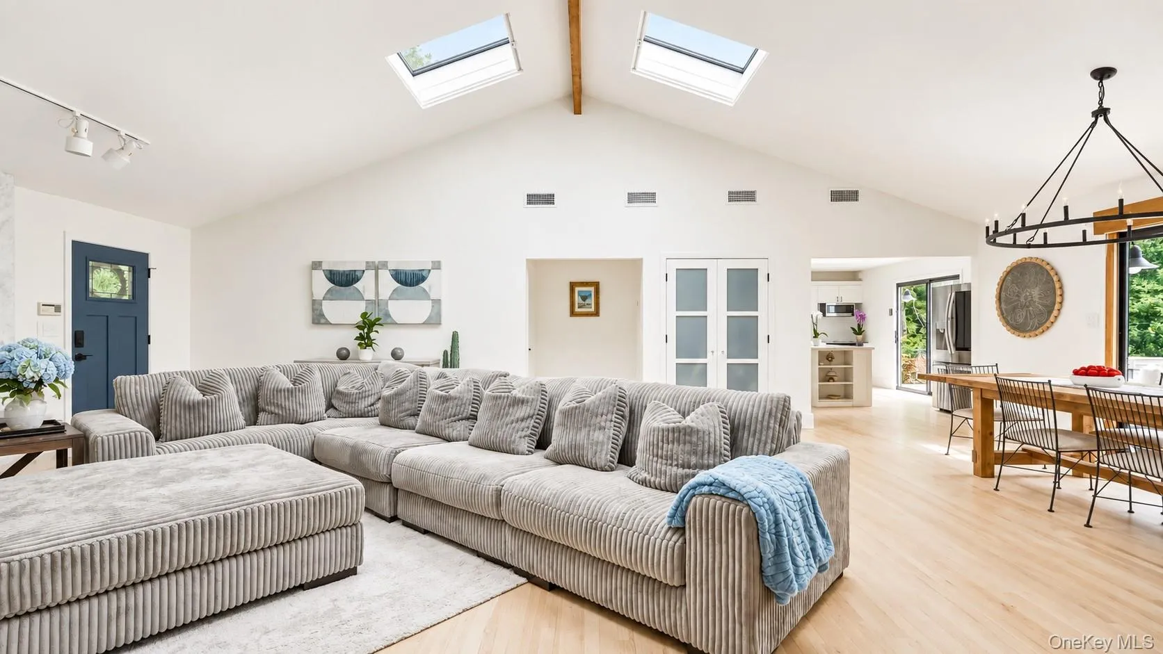 29 Blue Jay Way, East Hampton, NY, 4 Bedrooms Bedrooms, 12 Rooms Rooms,3 BathroomsBathrooms,Residential,For Rent,Blue Jay,0,1050879 29 Blue Jay Way, East Hampton, NY, 4 Bedrooms Bedrooms, 12 Rooms Rooms,3 BathroomsBathrooms,Residential,For Rent,Blue Jay,0,1050879