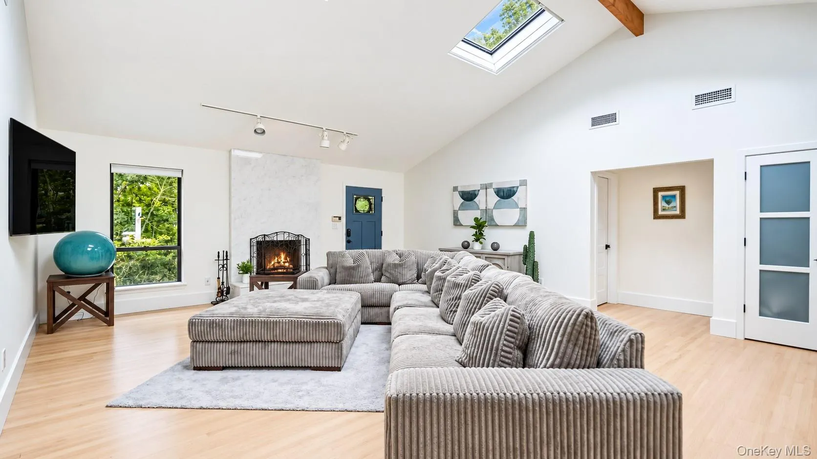 29 Blue Jay Way, East Hampton, NY, 4 Bedrooms Bedrooms, 12 Rooms Rooms,3 BathroomsBathrooms,Residential,For Rent,Blue Jay,0,1050879 29 Blue Jay Way, East Hampton, NY, 4 Bedrooms Bedrooms, 12 Rooms Rooms,3 BathroomsBathrooms,Residential,For Rent,Blue Jay,0,1050879