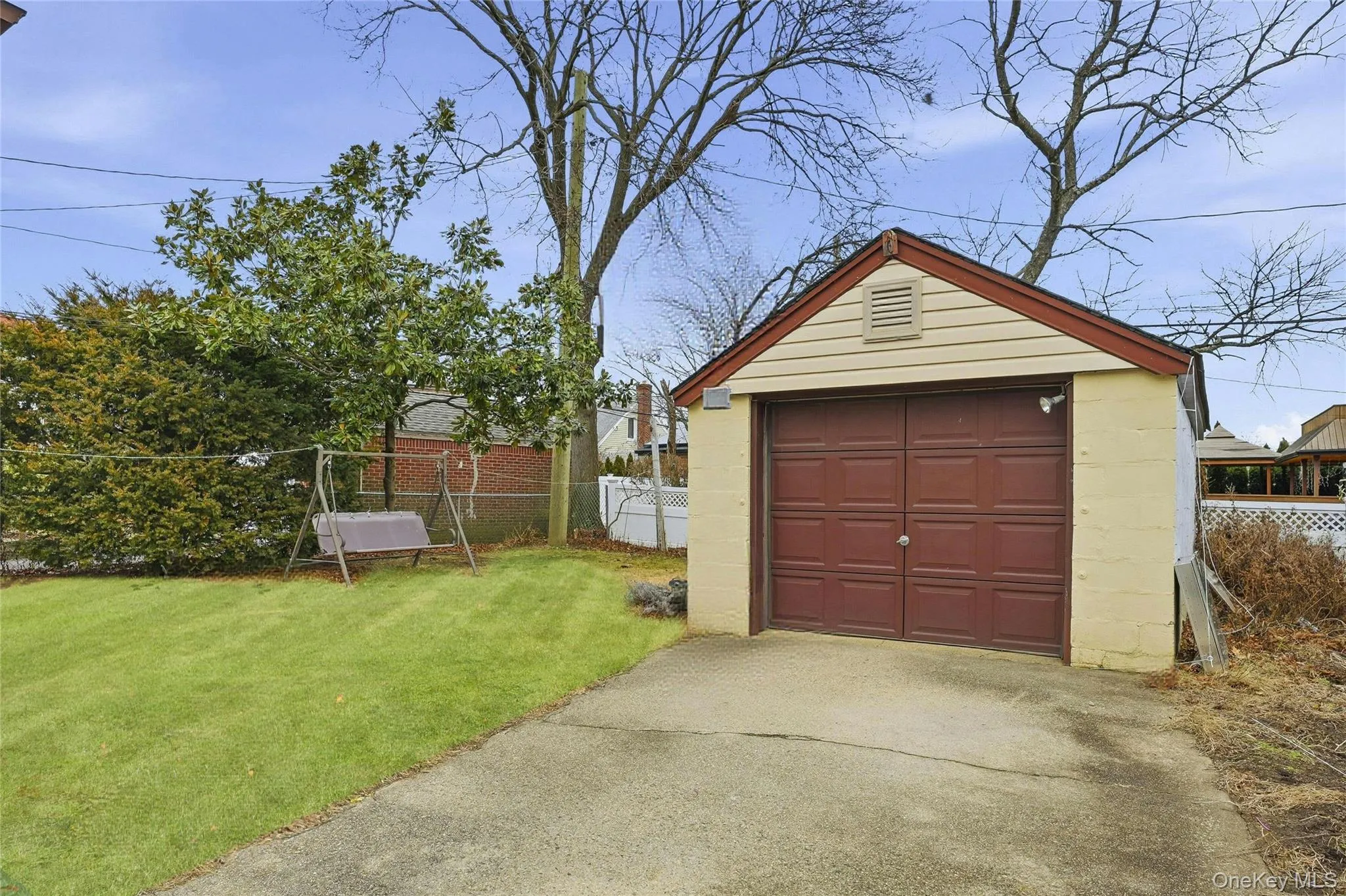 26 Haddon Road, North Hempstead, NY, 3 Bedrooms Bedrooms, 5 Rooms Rooms,1 BathroomBathrooms,Residential,For Rent,Haddon,0,1050886 26 Haddon Road, North Hempstead, NY, 3 Bedrooms Bedrooms, 5 Rooms Rooms,1 BathroomBathrooms,Residential,For Rent,Haddon,0,1050886