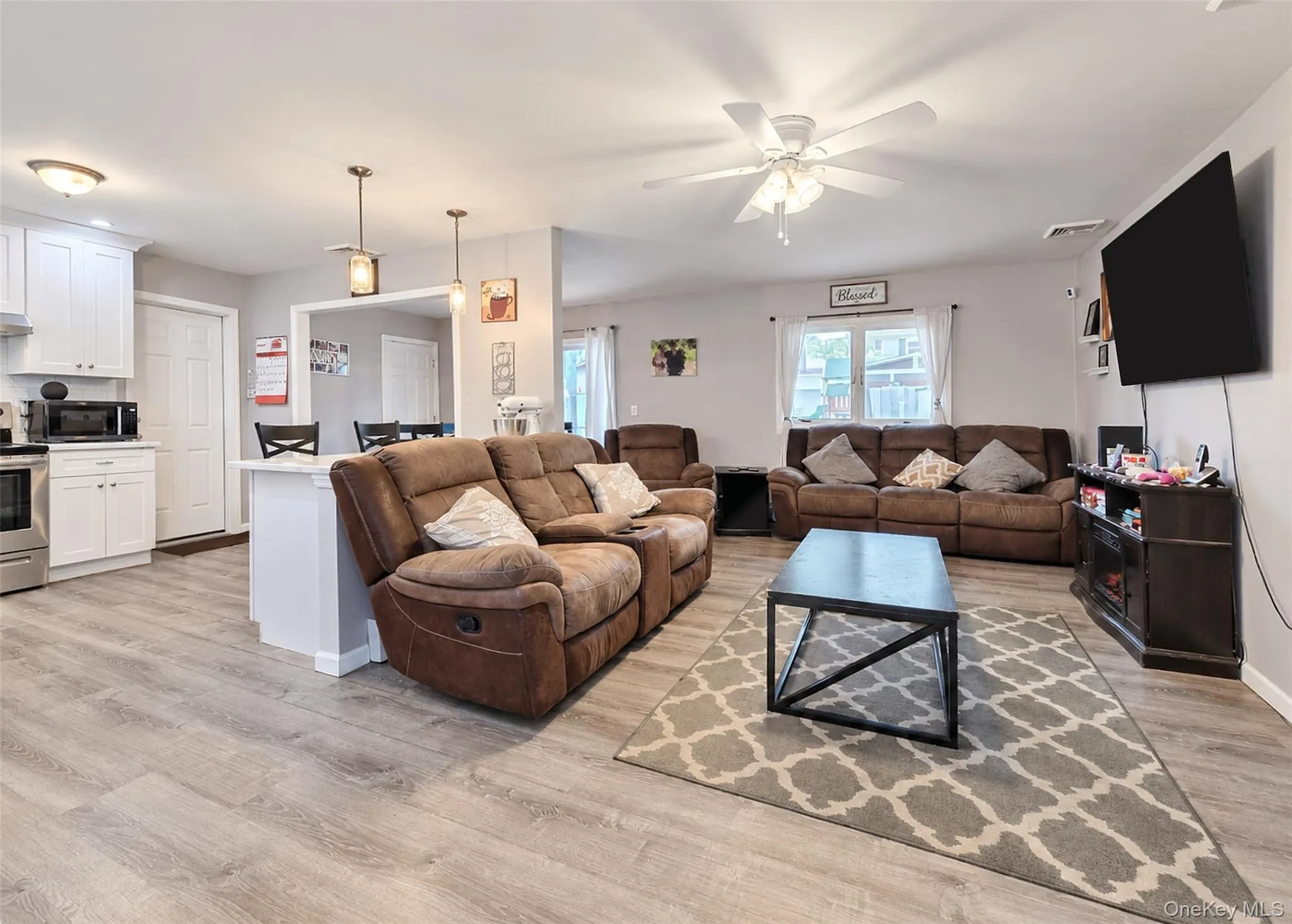 2679 Heather Avenue, Brookhaven, NY, 3 Bedrooms Bedrooms, 6 Rooms Rooms,1 BathroomBathrooms,Residential,For Rent,Heather,0,1050887 2679 Heather Avenue, Brookhaven, NY, 3 Bedrooms Bedrooms, 6 Rooms Rooms,1 BathroomBathrooms,Residential,For Rent,Heather,0,1050887