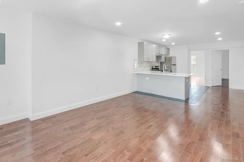 370 Broadway, Newburgh (city), NY, 3 Bedrooms Bedrooms, 5 Rooms Rooms,1 BathroomBathrooms,Residential Lease,For Rent,Broadway,0,1050894 370 Broadway, Newburgh (city), NY, 3 Bedrooms Bedrooms, 5 Rooms Rooms,1 BathroomBathrooms,Residential Lease,For Rent,Broadway,0,1050894