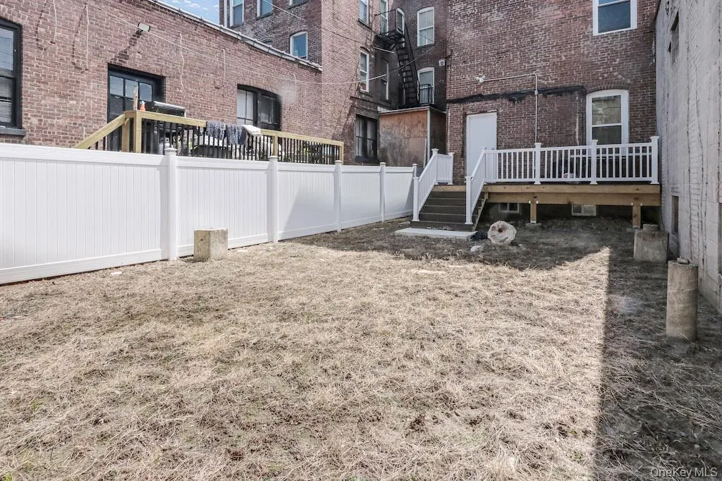 370 Broadway, Newburgh (city), NY, 3 Bedrooms Bedrooms, 5 Rooms Rooms,1 BathroomBathrooms,Residential Lease,For Rent,Broadway,0,1050894 370 Broadway, Newburgh (city), NY, 3 Bedrooms Bedrooms, 5 Rooms Rooms,1 BathroomBathrooms,Residential Lease,For Rent,Broadway,0,1050894