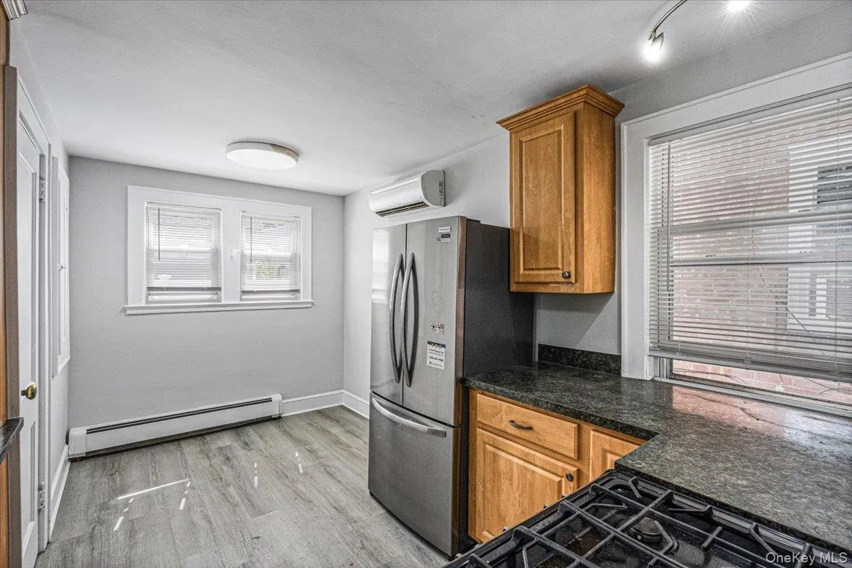 209-72 45th Drive, New York, NY, 3 Bedrooms Bedrooms, 6 Rooms Rooms,1 BathroomBathrooms,Residential,For Rent,45th,0,1050895 209-72 45th Drive, New York, NY, 3 Bedrooms Bedrooms, 6 Rooms Rooms,1 BathroomBathrooms,Residential,For Rent,45th,0,1050895