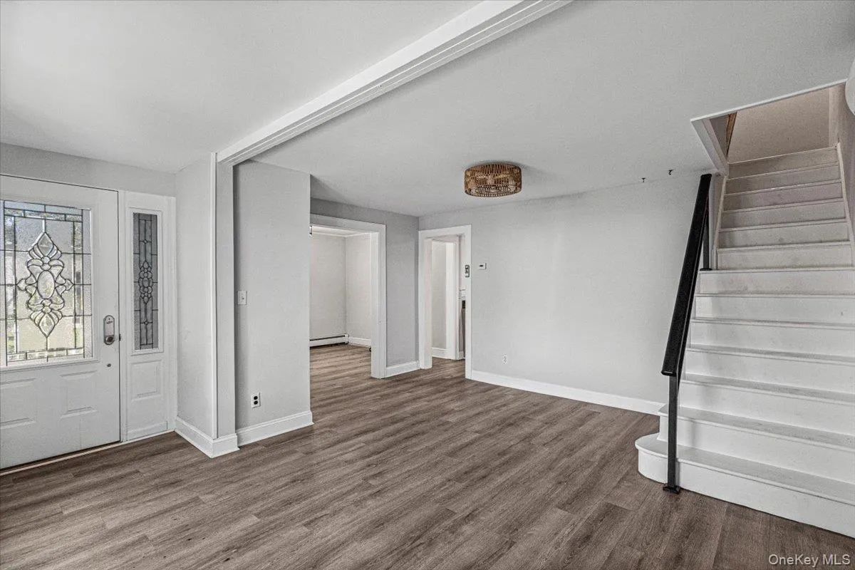 209-72 45th Drive, New York, NY, 3 Bedrooms Bedrooms, 6 Rooms Rooms,1 BathroomBathrooms,Residential,For Rent,45th,0,1050895 209-72 45th Drive, New York, NY, 3 Bedrooms Bedrooms, 6 Rooms Rooms,1 BathroomBathrooms,Residential,For Rent,45th,0,1050895