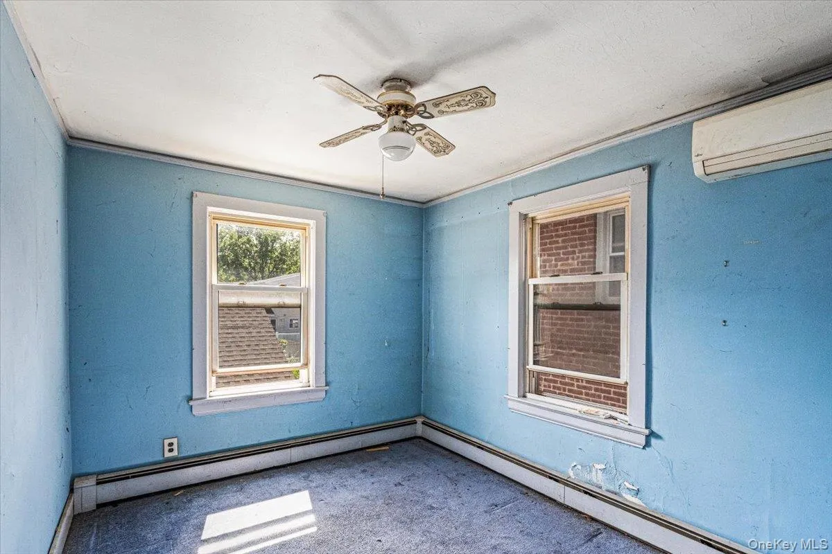 209-72 45th Drive, New York, NY, 3 Bedrooms Bedrooms, 6 Rooms Rooms,1 BathroomBathrooms,Residential,For Rent,45th,0,1050895 209-72 45th Drive, New York, NY, 3 Bedrooms Bedrooms, 6 Rooms Rooms,1 BathroomBathrooms,Residential,For Rent,45th,0,1050895