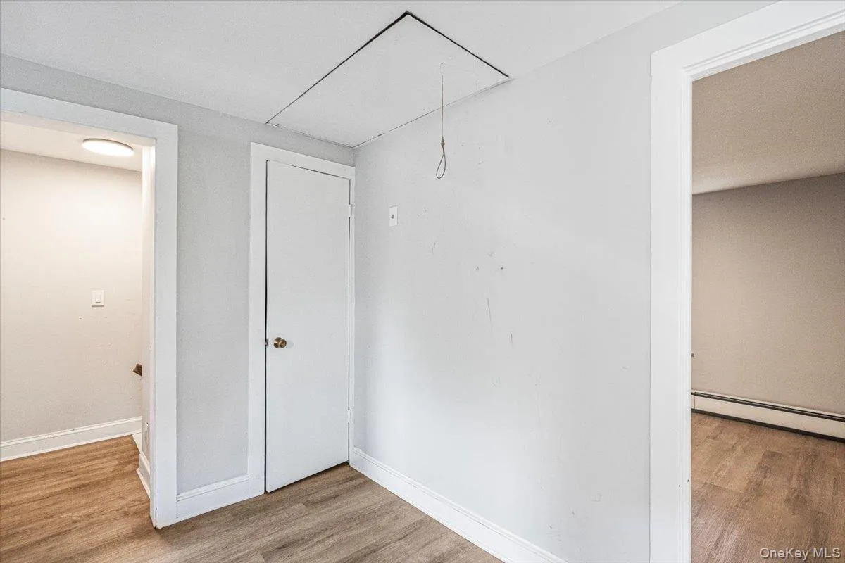 209-72 45th Drive, New York, NY, 3 Bedrooms Bedrooms, 6 Rooms Rooms,1 BathroomBathrooms,Residential,For Rent,45th,0,1050895 209-72 45th Drive, New York, NY, 3 Bedrooms Bedrooms, 6 Rooms Rooms,1 BathroomBathrooms,Residential,For Rent,45th,0,1050895