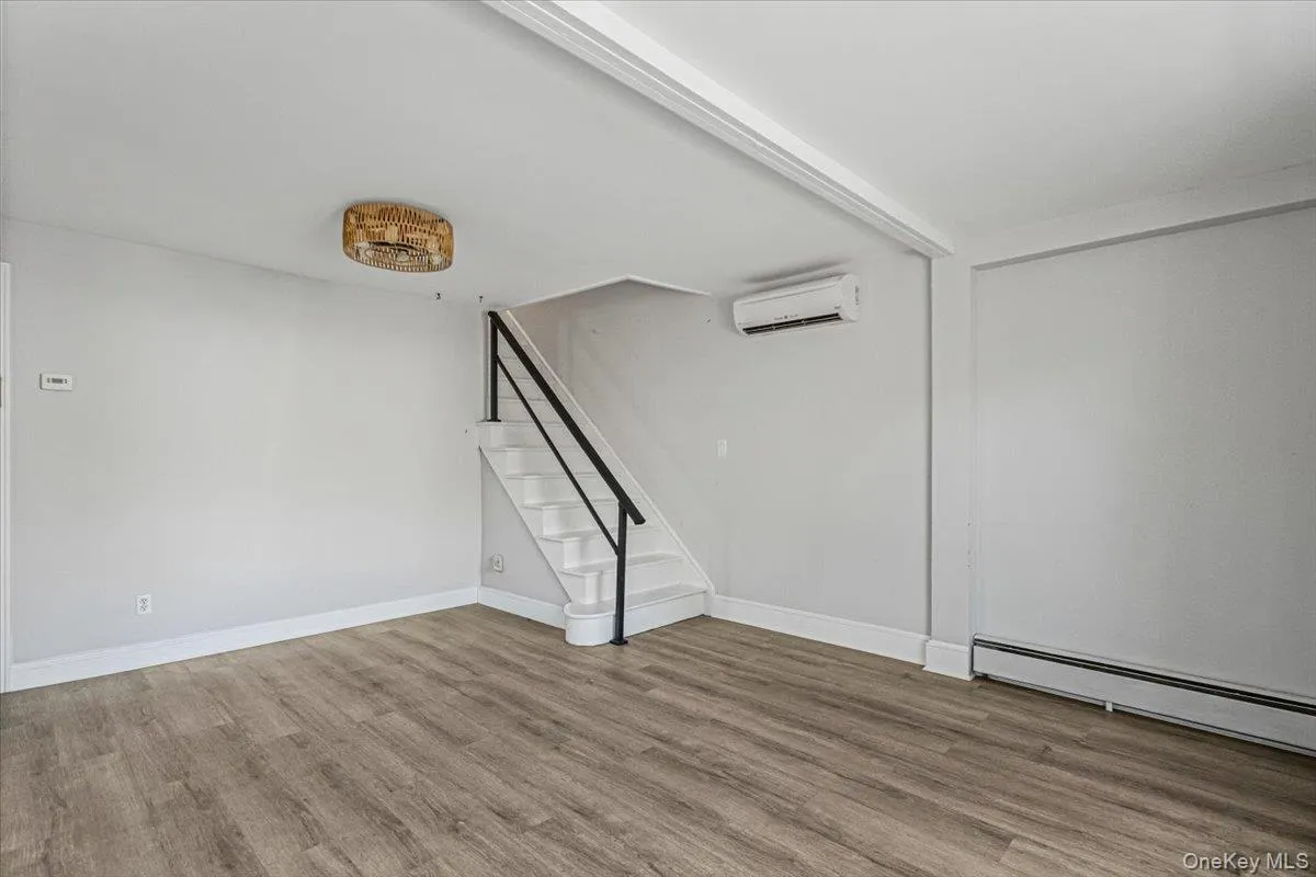 209-72 45th Drive, New York, NY, 3 Bedrooms Bedrooms, 6 Rooms Rooms,1 BathroomBathrooms,Residential,For Rent,45th,0,1050895 209-72 45th Drive, New York, NY, 3 Bedrooms Bedrooms, 6 Rooms Rooms,1 BathroomBathrooms,Residential,For Rent,45th,0,1050895