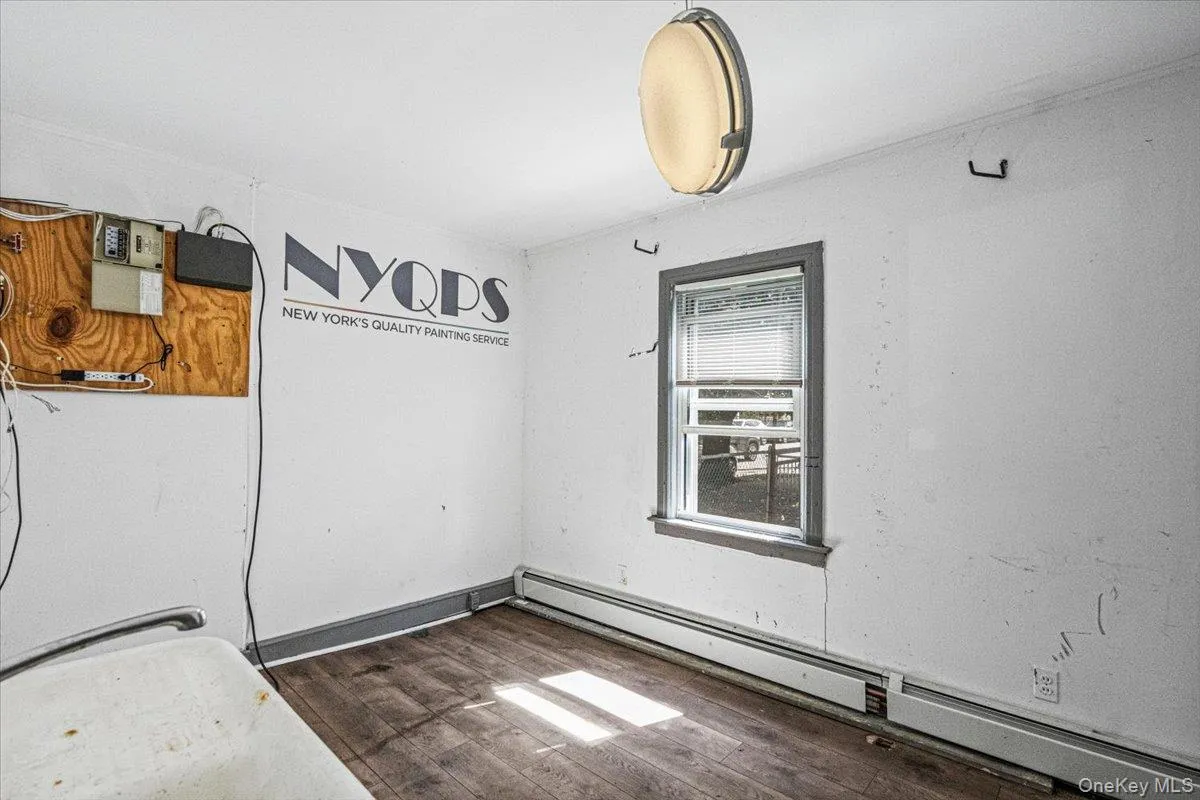 209-72 45th Drive, New York, NY, 3 Bedrooms Bedrooms, 6 Rooms Rooms,1 BathroomBathrooms,Residential,For Rent,45th,0,1050895 209-72 45th Drive, New York, NY, 3 Bedrooms Bedrooms, 6 Rooms Rooms,1 BathroomBathrooms,Residential,For Rent,45th,0,1050895