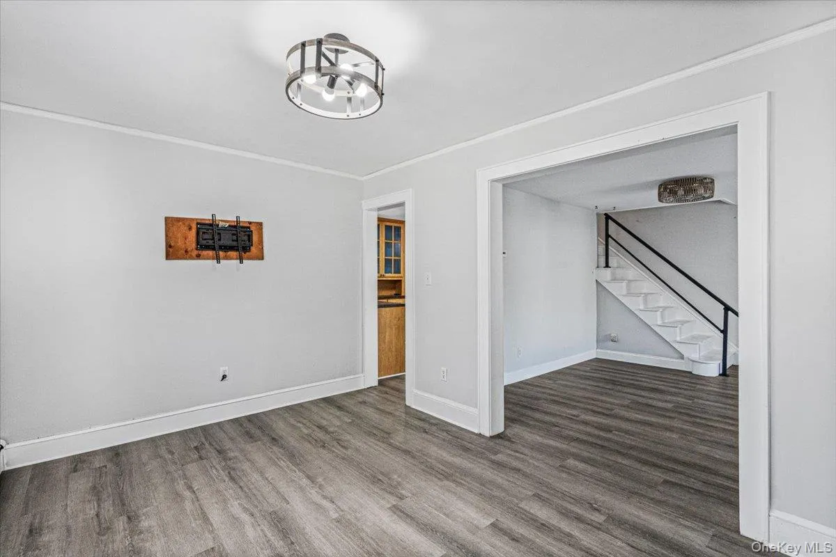 209-72 45th Drive, New York, NY, 3 Bedrooms Bedrooms, 6 Rooms Rooms,1 BathroomBathrooms,Residential,For Rent,45th,0,1050895 209-72 45th Drive, New York, NY, 3 Bedrooms Bedrooms, 6 Rooms Rooms,1 BathroomBathrooms,Residential,For Rent,45th,0,1050895