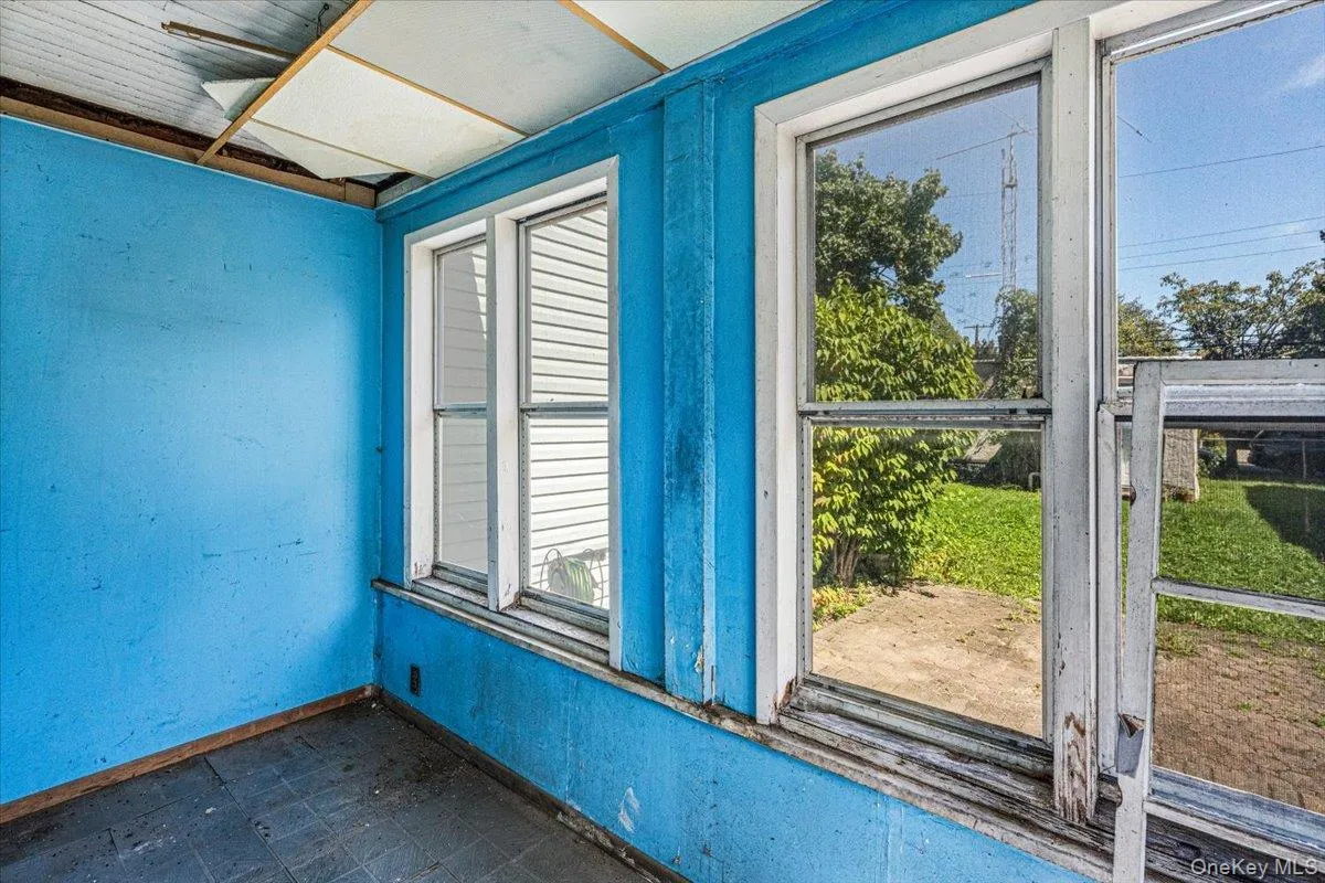 209-72 45th Drive, New York, NY, 3 Bedrooms Bedrooms, 6 Rooms Rooms,1 BathroomBathrooms,Residential,For Rent,45th,0,1050895 209-72 45th Drive, New York, NY, 3 Bedrooms Bedrooms, 6 Rooms Rooms,1 BathroomBathrooms,Residential,For Rent,45th,0,1050895