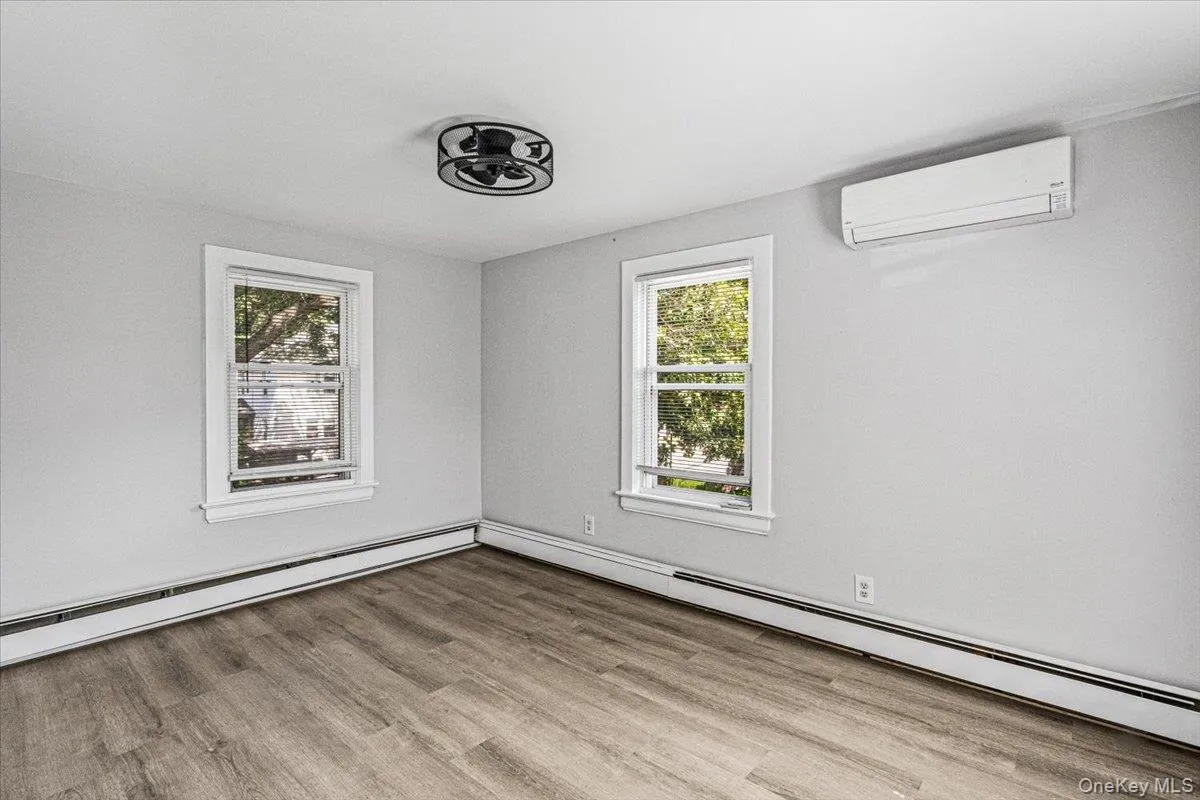 209-72 45th Drive, New York, NY, 3 Bedrooms Bedrooms, 6 Rooms Rooms,1 BathroomBathrooms,Residential,For Rent,45th,0,1050895 209-72 45th Drive, New York, NY, 3 Bedrooms Bedrooms, 6 Rooms Rooms,1 BathroomBathrooms,Residential,For Rent,45th,0,1050895