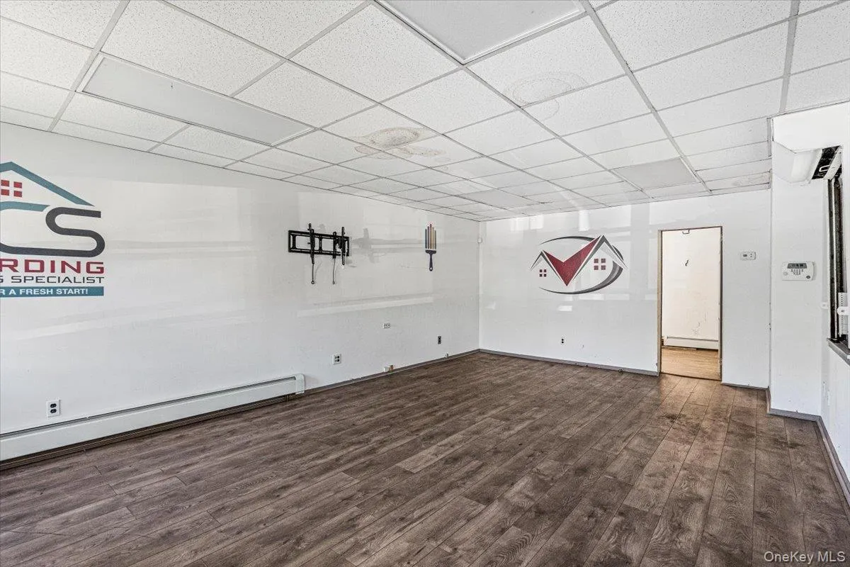 209-72 45th Drive, New York, NY, 3 Bedrooms Bedrooms, 6 Rooms Rooms,1 BathroomBathrooms,Residential,For Rent,45th,0,1050895 209-72 45th Drive, New York, NY, 3 Bedrooms Bedrooms, 6 Rooms Rooms,1 BathroomBathrooms,Residential,For Rent,45th,0,1050895