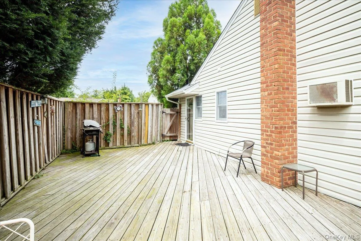 10 Seneca Drive, Oyster Bay, NY, 3 Bedrooms Bedrooms, 8 Rooms Rooms,2 BathroomsBathrooms,Residential,For Rent,Seneca,0,1050899 10 Seneca Drive, Oyster Bay, NY, 3 Bedrooms Bedrooms, 8 Rooms Rooms,2 BathroomsBathrooms,Residential,For Rent,Seneca,0,1050899