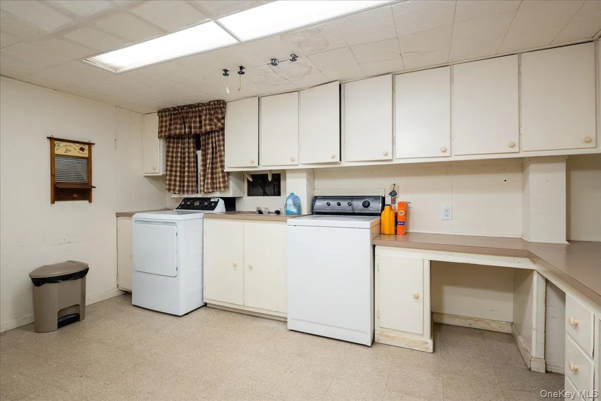 10 Seneca Drive, Oyster Bay, NY, 3 Bedrooms Bedrooms, 8 Rooms Rooms,2 BathroomsBathrooms,Residential,For Rent,Seneca,0,1050899 10 Seneca Drive, Oyster Bay, NY, 3 Bedrooms Bedrooms, 8 Rooms Rooms,2 BathroomsBathrooms,Residential,For Rent,Seneca,0,1050899