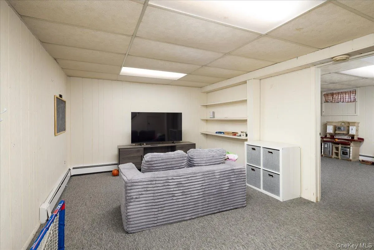 10 Seneca Drive, Oyster Bay, NY, 3 Bedrooms Bedrooms, 8 Rooms Rooms,2 BathroomsBathrooms,Residential,For Rent,Seneca,0,1050899 10 Seneca Drive, Oyster Bay, NY, 3 Bedrooms Bedrooms, 8 Rooms Rooms,2 BathroomsBathrooms,Residential,For Rent,Seneca,0,1050899