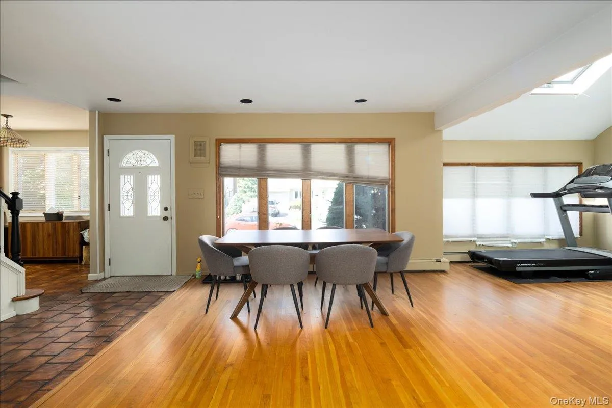 10 Seneca Drive, Oyster Bay, NY, 3 Bedrooms Bedrooms, 8 Rooms Rooms,2 BathroomsBathrooms,Residential,For Rent,Seneca,0,1050899 10 Seneca Drive, Oyster Bay, NY, 3 Bedrooms Bedrooms, 8 Rooms Rooms,2 BathroomsBathrooms,Residential,For Rent,Seneca,0,1050899