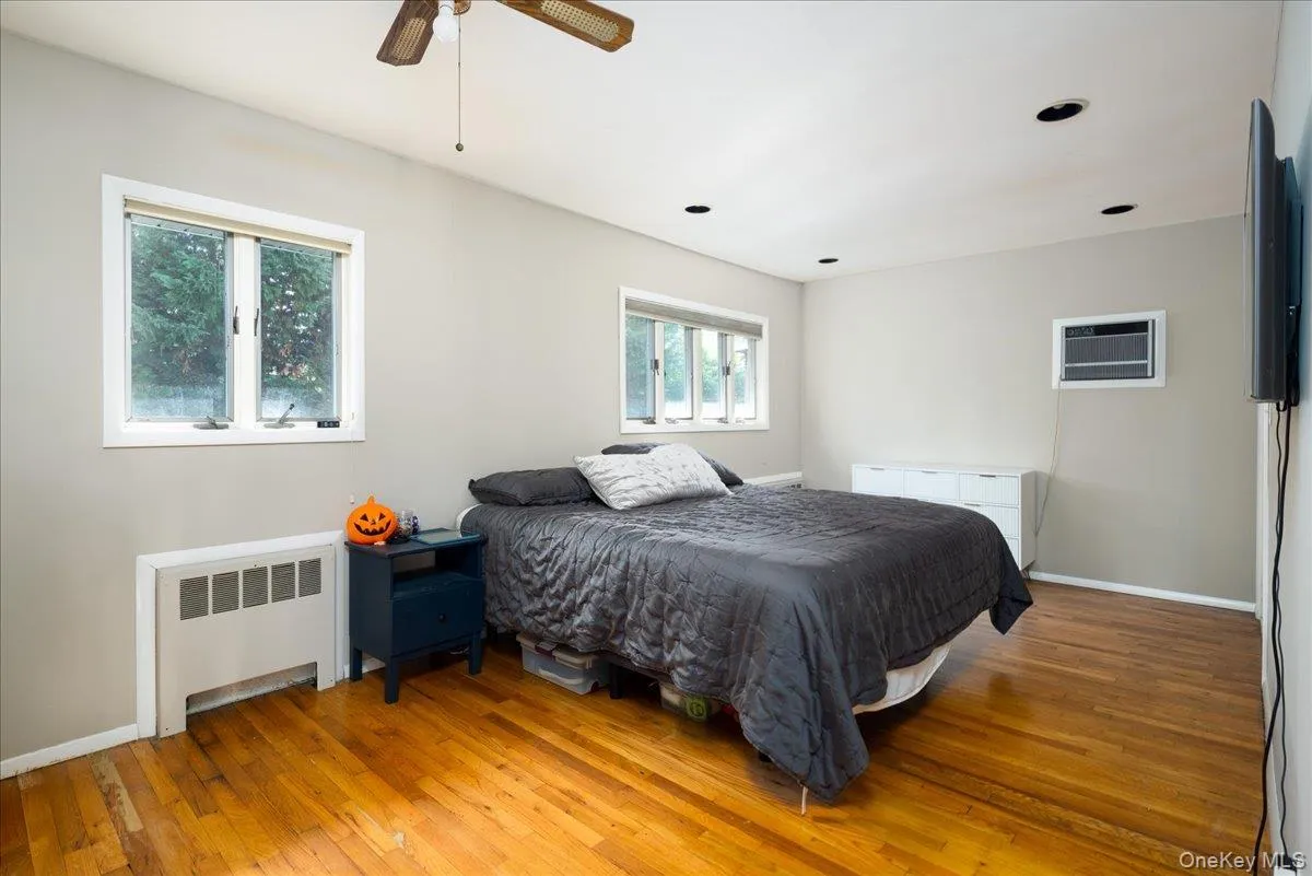 10 Seneca Drive, Oyster Bay, NY, 3 Bedrooms Bedrooms, 8 Rooms Rooms,2 BathroomsBathrooms,Residential,For Rent,Seneca,0,1050899 10 Seneca Drive, Oyster Bay, NY, 3 Bedrooms Bedrooms, 8 Rooms Rooms,2 BathroomsBathrooms,Residential,For Rent,Seneca,0,1050899