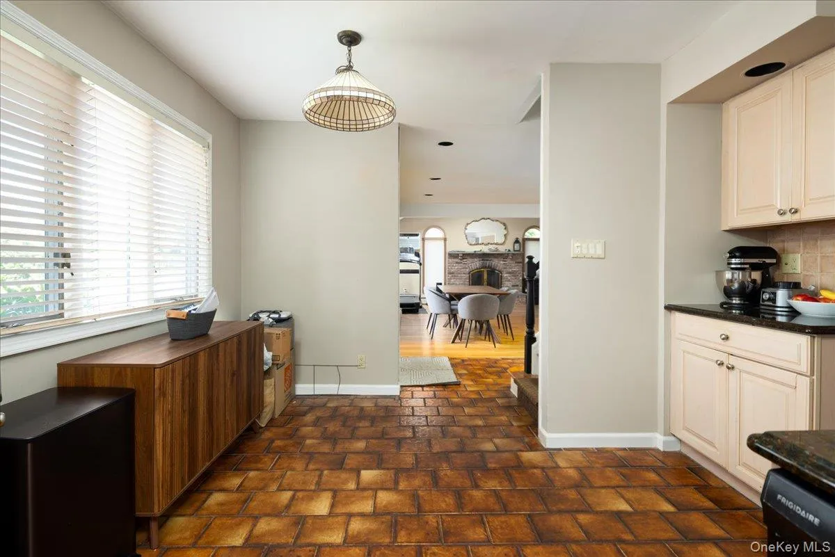 10 Seneca Drive, Oyster Bay, NY, 3 Bedrooms Bedrooms, 8 Rooms Rooms,2 BathroomsBathrooms,Residential,For Rent,Seneca,0,1050899 10 Seneca Drive, Oyster Bay, NY, 3 Bedrooms Bedrooms, 8 Rooms Rooms,2 BathroomsBathrooms,Residential,For Rent,Seneca,0,1050899