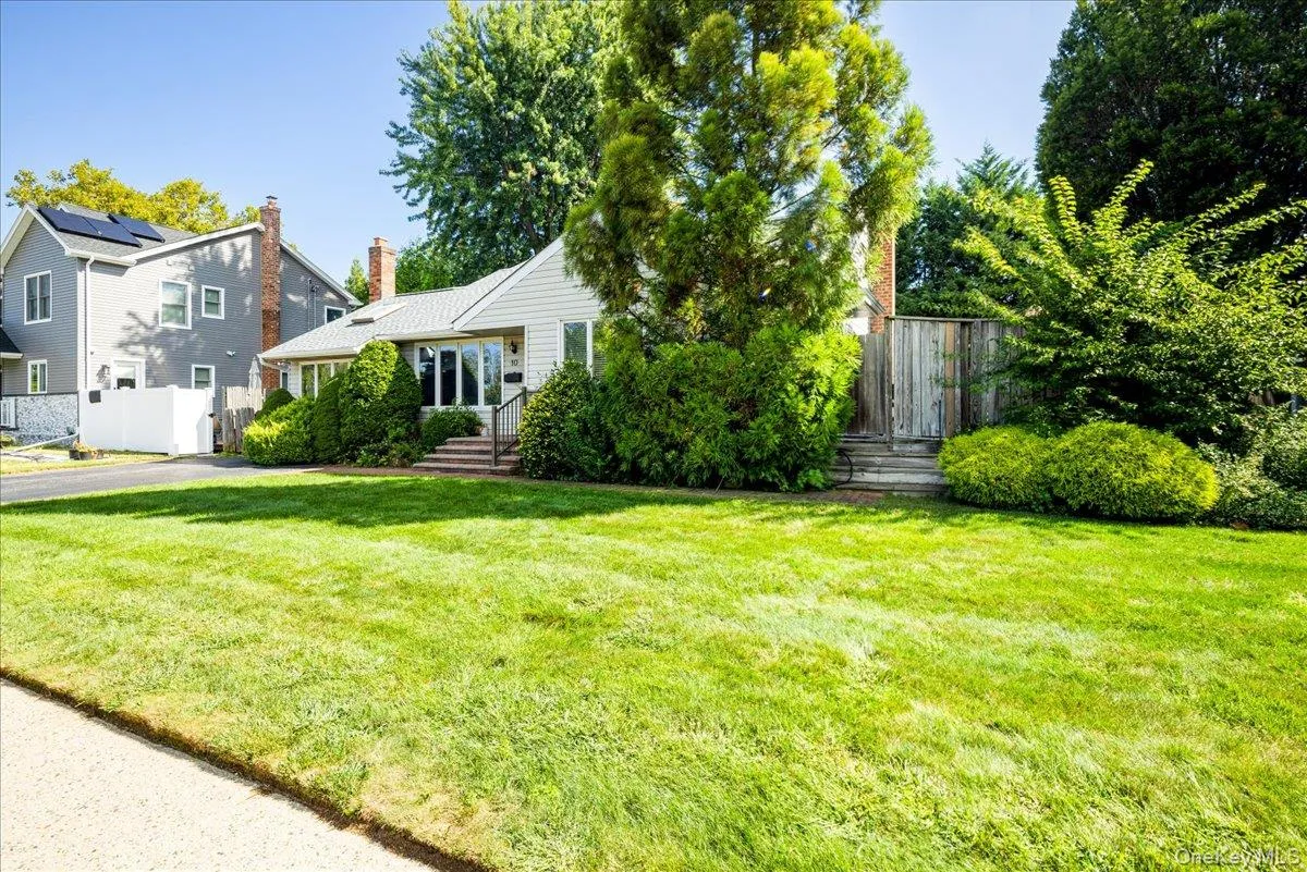 10 Seneca Drive, Oyster Bay, NY, 3 Bedrooms Bedrooms, 8 Rooms Rooms,2 BathroomsBathrooms,Residential,For Rent,Seneca,0,1050899 10 Seneca Drive, Oyster Bay, NY, 3 Bedrooms Bedrooms, 8 Rooms Rooms,2 BathroomsBathrooms,Residential,For Rent,Seneca,0,1050899