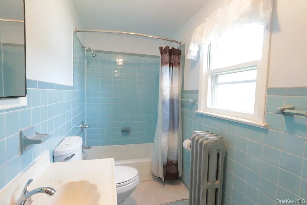 75 Maple Street, Newburgh (city), NY, 3 Bedrooms Bedrooms, 5 Rooms Rooms,1 BathroomBathrooms,Residential Lease,For Rent,Maple,0,1050901 75 Maple Street, Newburgh (city), NY, 3 Bedrooms Bedrooms, 5 Rooms Rooms,1 BathroomBathrooms,Residential Lease,For Rent,Maple,0,1050901