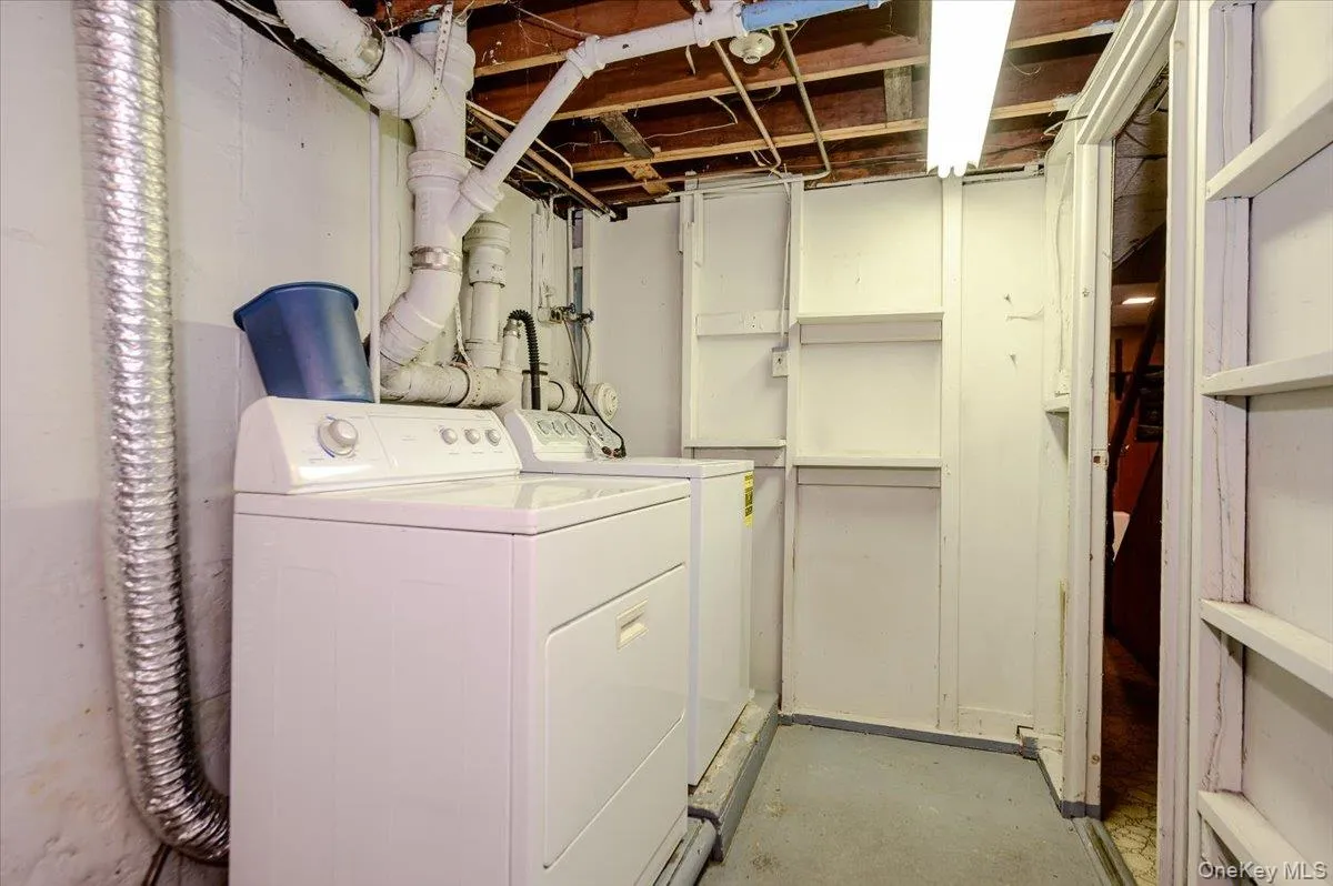 957 Fulton Avenue, Babylon, NY, 4 Bedrooms Bedrooms, 7 Rooms Rooms,1 BathroomBathrooms,Residential,For Rent,Fulton,0,1050905 957 Fulton Avenue, Babylon, NY, 4 Bedrooms Bedrooms, 7 Rooms Rooms,1 BathroomBathrooms,Residential,For Rent,Fulton,0,1050905