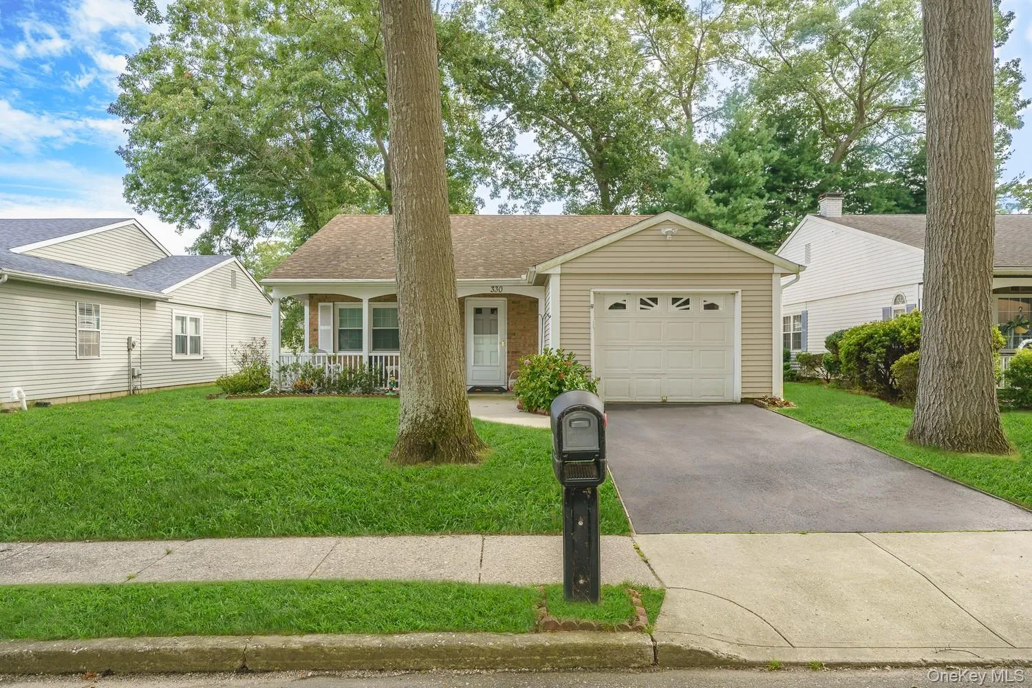 330 Brownfield Drive, Brookhaven, NY, 2 Bedrooms Bedrooms, 4 Rooms Rooms,1 BathroomBathrooms,Residential,For Rent,Brownfield,0,1050919 330 Brownfield Drive, Brookhaven, NY, 2 Bedrooms Bedrooms, 4 Rooms Rooms,1 BathroomBathrooms,Residential,For Rent,Brownfield,0,1050919