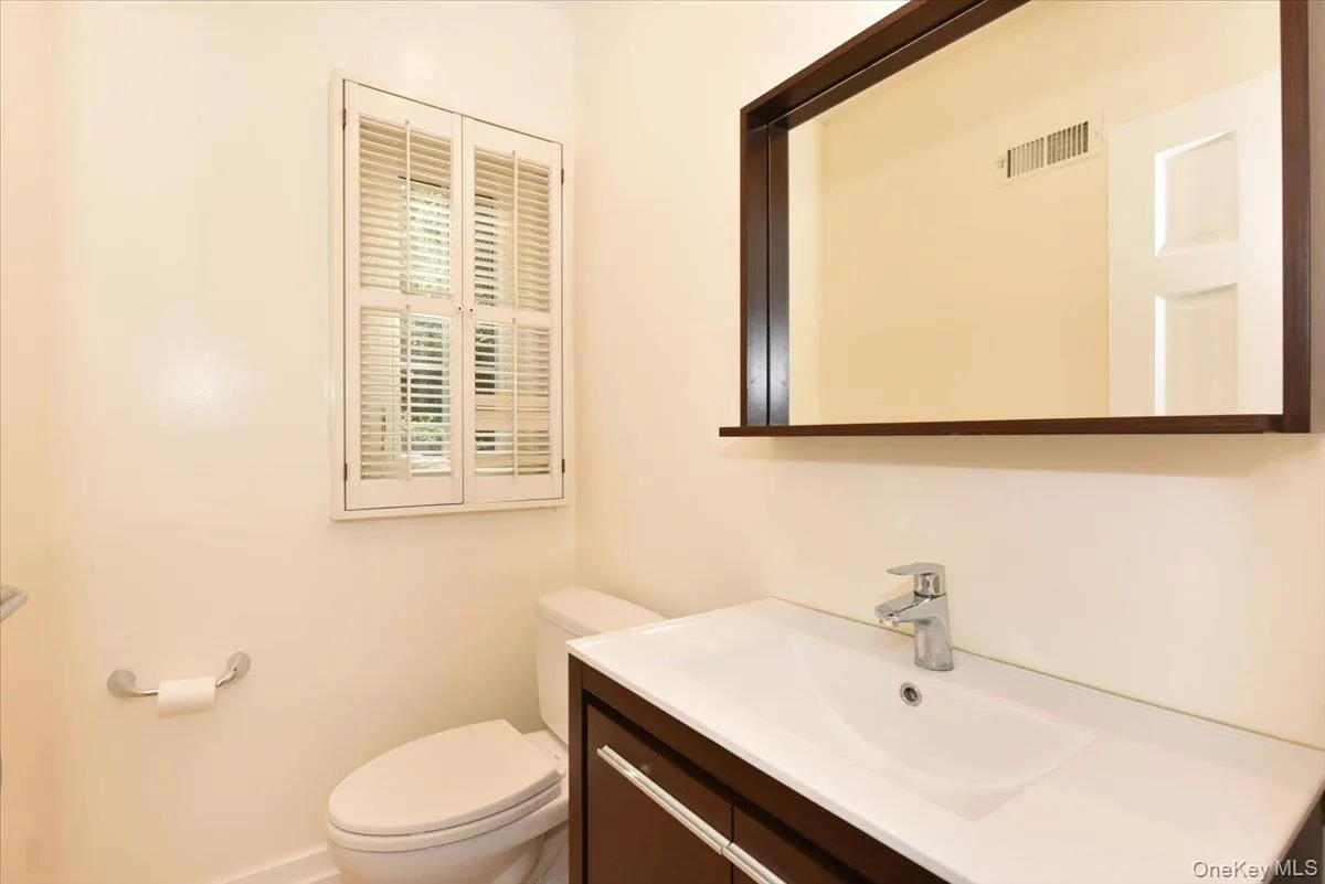 9 Dorset Road, North Hempstead, NY, 7 Bedrooms Bedrooms, 13 Rooms Rooms,4 BathroomsBathrooms,Residential,For Rent,Dorset,0,1050922 9 Dorset Road, North Hempstead, NY, 7 Bedrooms Bedrooms, 13 Rooms Rooms,4 BathroomsBathrooms,Residential,For Rent,Dorset,0,1050922