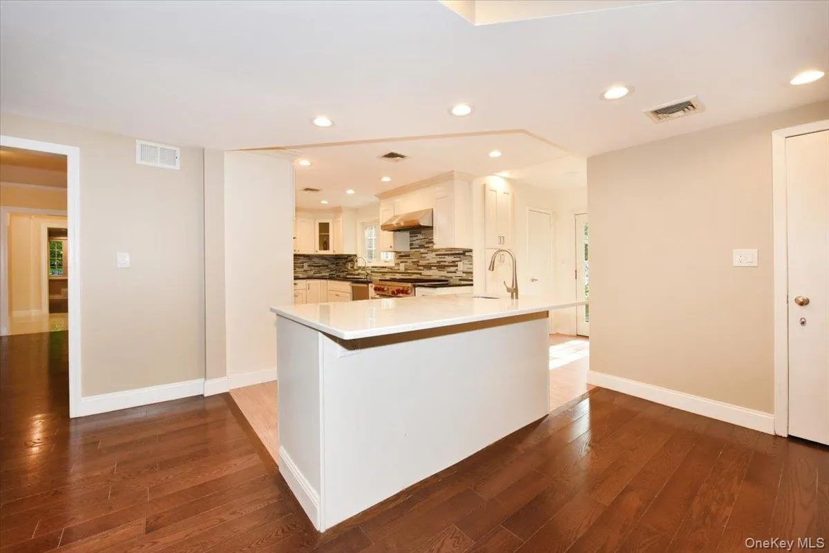 9 Dorset Road, North Hempstead, NY, 7 Bedrooms Bedrooms, 13 Rooms Rooms,4 BathroomsBathrooms,Residential,For Rent,Dorset,0,1050922 9 Dorset Road, North Hempstead, NY, 7 Bedrooms Bedrooms, 13 Rooms Rooms,4 BathroomsBathrooms,Residential,For Rent,Dorset,0,1050922