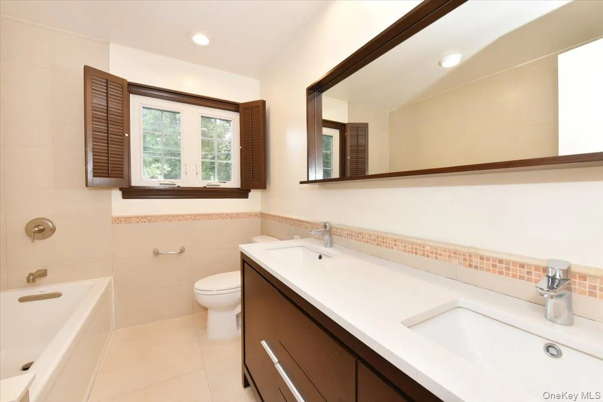 9 Dorset Road, North Hempstead, NY, 7 Bedrooms Bedrooms, 13 Rooms Rooms,4 BathroomsBathrooms,Residential,For Rent,Dorset,0,1050922 9 Dorset Road, North Hempstead, NY, 7 Bedrooms Bedrooms, 13 Rooms Rooms,4 BathroomsBathrooms,Residential,For Rent,Dorset,0,1050922