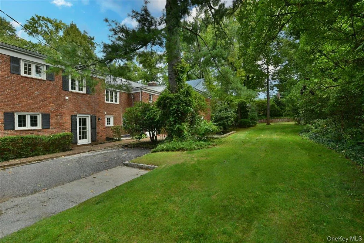 9 Dorset Road, North Hempstead, NY, 7 Bedrooms Bedrooms, 13 Rooms Rooms,4 BathroomsBathrooms,Residential,For Rent,Dorset,0,1050922 9 Dorset Road, North Hempstead, NY, 7 Bedrooms Bedrooms, 13 Rooms Rooms,4 BathroomsBathrooms,Residential,For Rent,Dorset,0,1050922