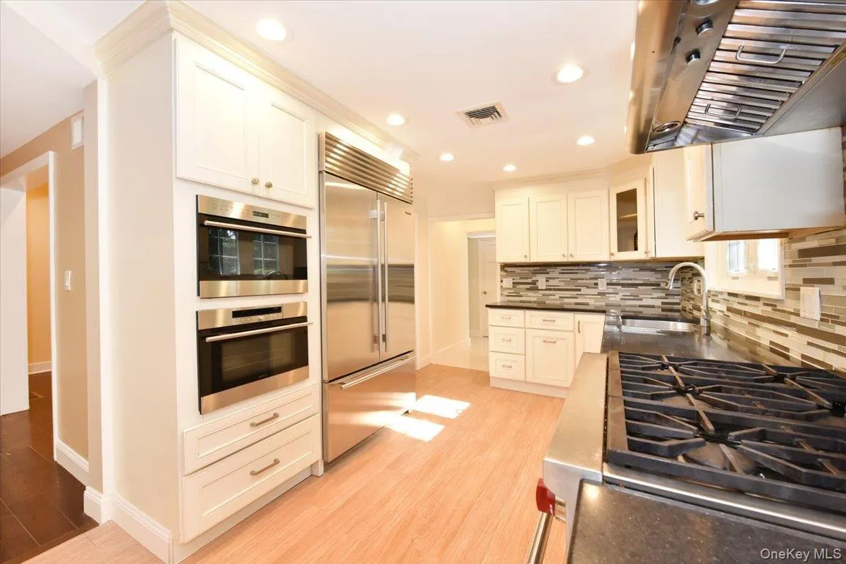 9 Dorset Road, North Hempstead, NY, 7 Bedrooms Bedrooms, 13 Rooms Rooms,4 BathroomsBathrooms,Residential,For Rent,Dorset,0,1050922 9 Dorset Road, North Hempstead, NY, 7 Bedrooms Bedrooms, 13 Rooms Rooms,4 BathroomsBathrooms,Residential,For Rent,Dorset,0,1050922
