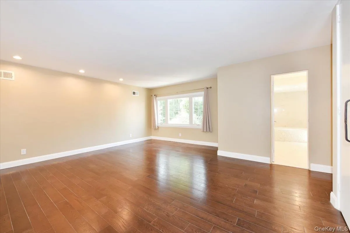 9 Dorset Road, North Hempstead, NY, 7 Bedrooms Bedrooms, 13 Rooms Rooms,4 BathroomsBathrooms,Residential,For Rent,Dorset,0,1050922 9 Dorset Road, North Hempstead, NY, 7 Bedrooms Bedrooms, 13 Rooms Rooms,4 BathroomsBathrooms,Residential,For Rent,Dorset,0,1050922