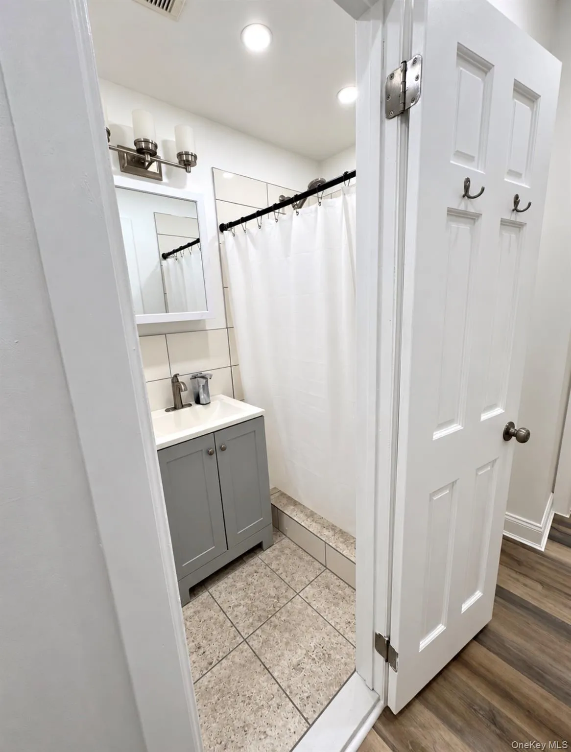 575 Barbey Street, New York, NY, 2 Bedroom Bedrooms, 5 Room Rooms,2 BathroomBathrooms,Residential Lease,For Rent,Barbey,0,1050929 575 Barbey Street, New York, NY, 2 Bedroom Bedrooms, 5 Room Rooms,2 BathroomBathrooms,Residential Lease,For Rent,Barbey,0,1050929