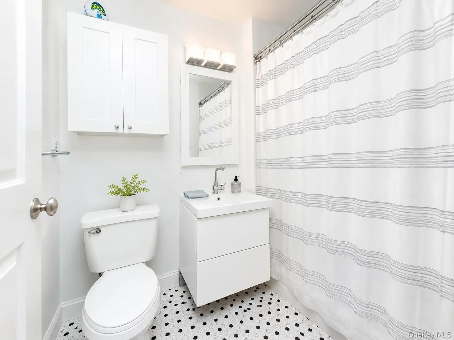 3800 Blackstone Avenue, New York, NY , With , 3 Bedroom , and , 6 Room , 2 Bathroom , For , Residential Lease , For Rent , 1050934 , MLSID,1050934 3800 Blackstone Avenue, New York, NY , With , 3 Bedroom , and , 6 Room , 2 Bathroom , For , Residential Lease , For Rent , 1050934 , MLSID,1050934