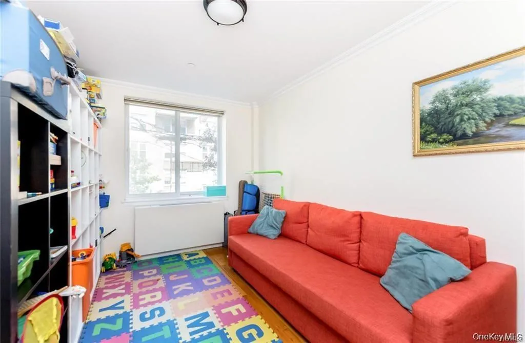 3800 Blackstone Avenue, New York, NY, 3 Bedrooms Bedrooms, 6 Rooms Rooms,2 BathroomsBathrooms,Residential Lease,For Rent,Blackstone,0,1050934 3800 Blackstone Avenue, New York, NY, 3 Bedrooms Bedrooms, 6 Rooms Rooms,2 BathroomsBathrooms,Residential Lease,For Rent,Blackstone,0,1050934