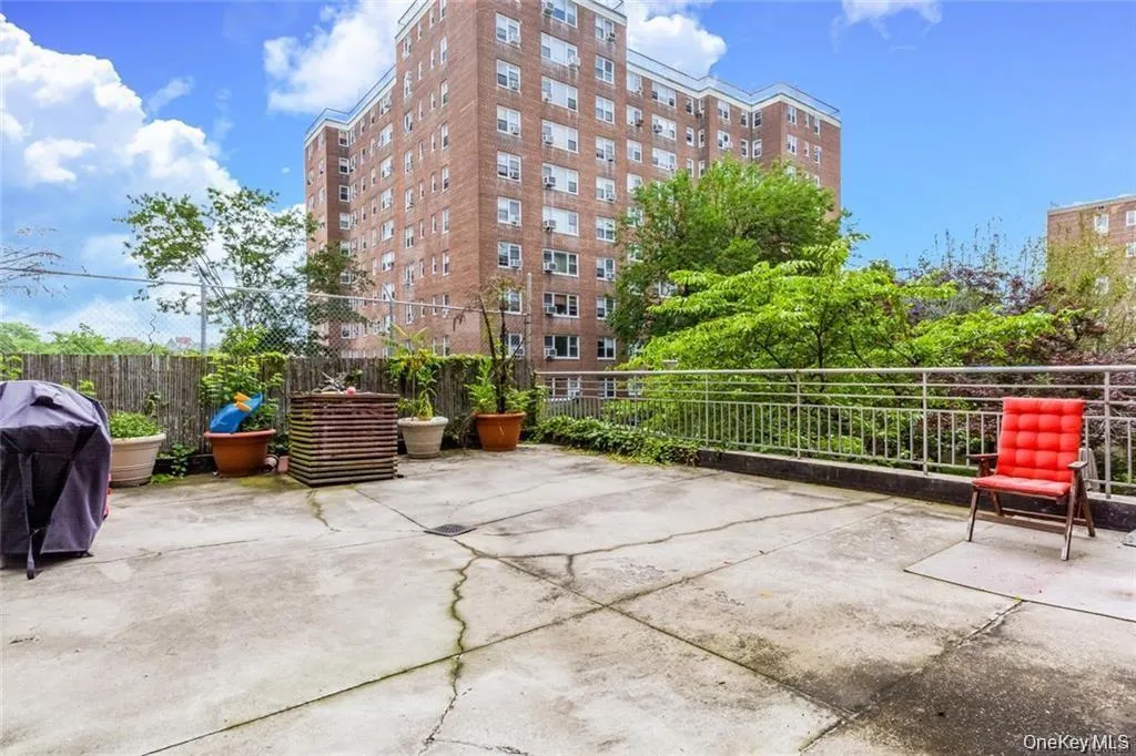 3800 Blackstone Avenue, New York, NY, 3 Bedrooms Bedrooms, 6 Rooms Rooms,2 BathroomsBathrooms,Residential Lease,For Rent,Blackstone,0,1050934 3800 Blackstone Avenue, New York, NY, 3 Bedrooms Bedrooms, 6 Rooms Rooms,2 BathroomsBathrooms,Residential Lease,For Rent,Blackstone,0,1050934