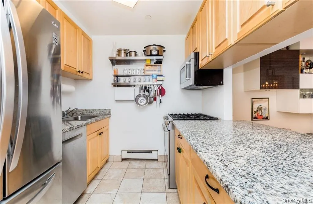 3800 Blackstone Avenue, New York, NY, 3 Bedrooms Bedrooms, 6 Rooms Rooms,2 BathroomsBathrooms,Residential Lease,For Rent,Blackstone,0,1050934 3800 Blackstone Avenue, New York, NY, 3 Bedrooms Bedrooms, 6 Rooms Rooms,2 BathroomsBathrooms,Residential Lease,For Rent,Blackstone,0,1050934