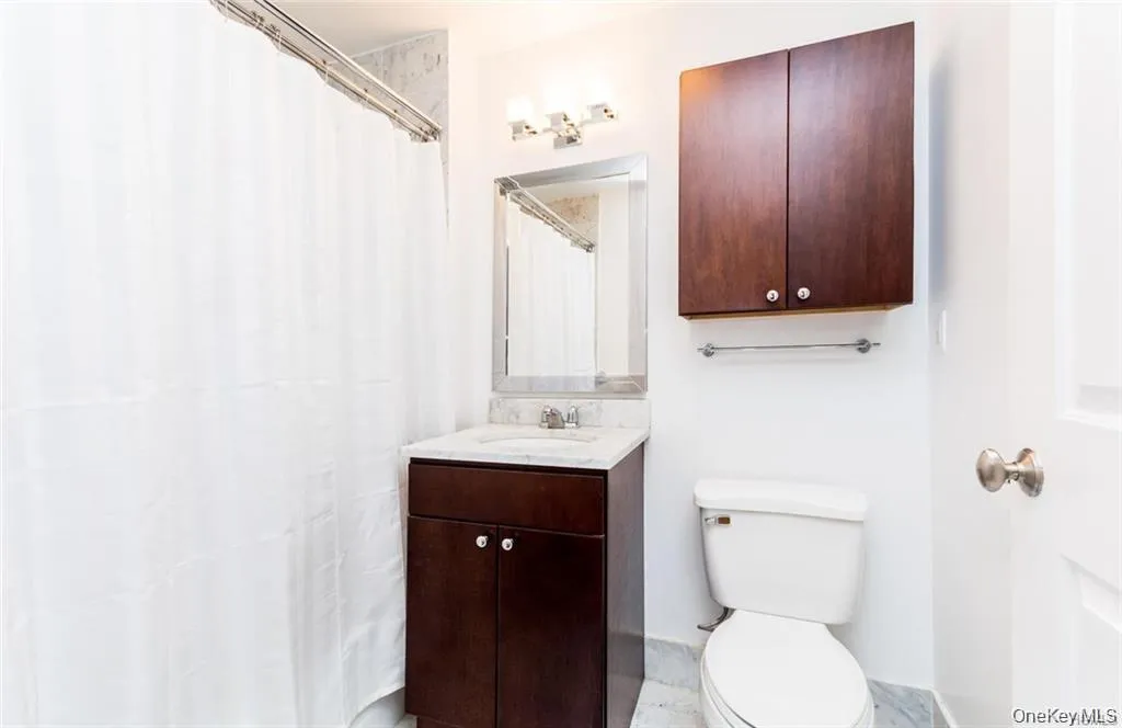 3800 Blackstone Avenue, New York, NY, 3 Bedrooms Bedrooms, 6 Rooms Rooms,2 BathroomsBathrooms,Residential Lease,For Rent,Blackstone,0,1050934 3800 Blackstone Avenue, New York, NY, 3 Bedrooms Bedrooms, 6 Rooms Rooms,2 BathroomsBathrooms,Residential Lease,For Rent,Blackstone,0,1050934