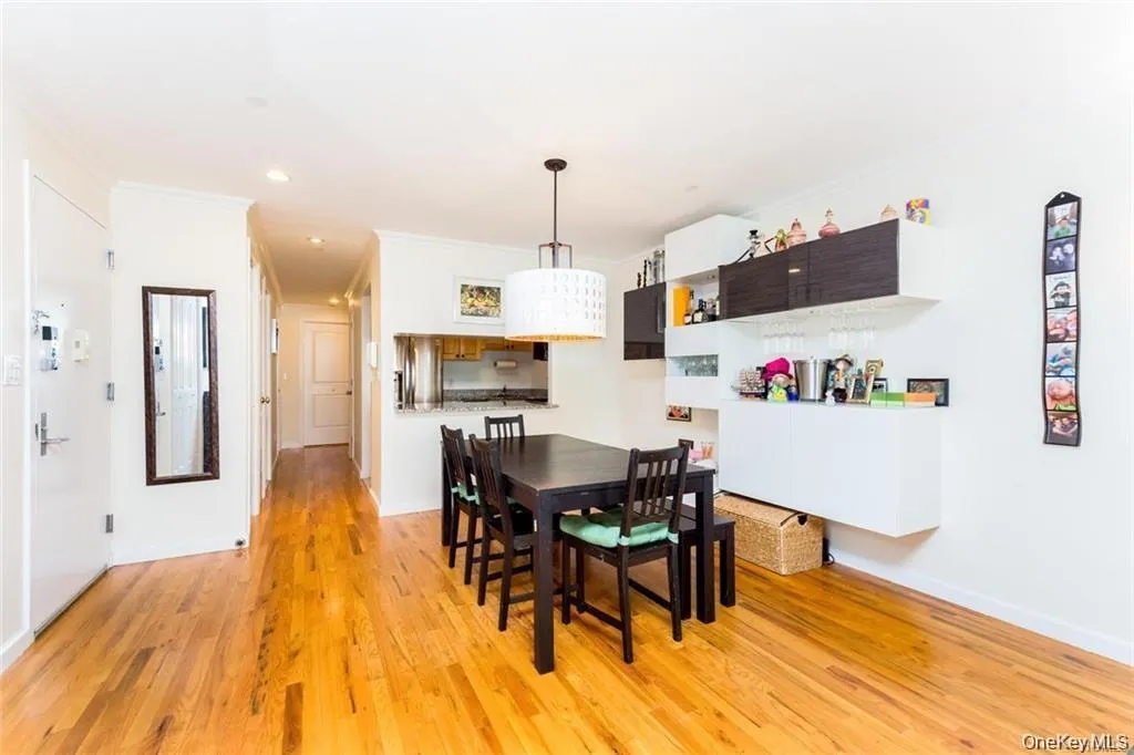 3800 Blackstone Avenue, New York, NY, 3 Bedrooms Bedrooms, 6 Rooms Rooms,2 BathroomsBathrooms,Residential Lease,For Rent,Blackstone,0,1050934 3800 Blackstone Avenue, New York, NY, 3 Bedrooms Bedrooms, 6 Rooms Rooms,2 BathroomsBathrooms,Residential Lease,For Rent,Blackstone,0,1050934