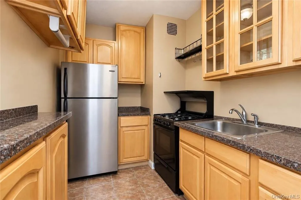84-01 Main Street, New York, NY, 1 Bedroom Bedrooms, 3 Rooms Rooms,1 BathroomBathrooms,Residential,For Rent,Main,0,1050941 84-01 Main Street, New York, NY, 1 Bedroom Bedrooms, 3 Rooms Rooms,1 BathroomBathrooms,Residential,For Rent,Main,0,1050941